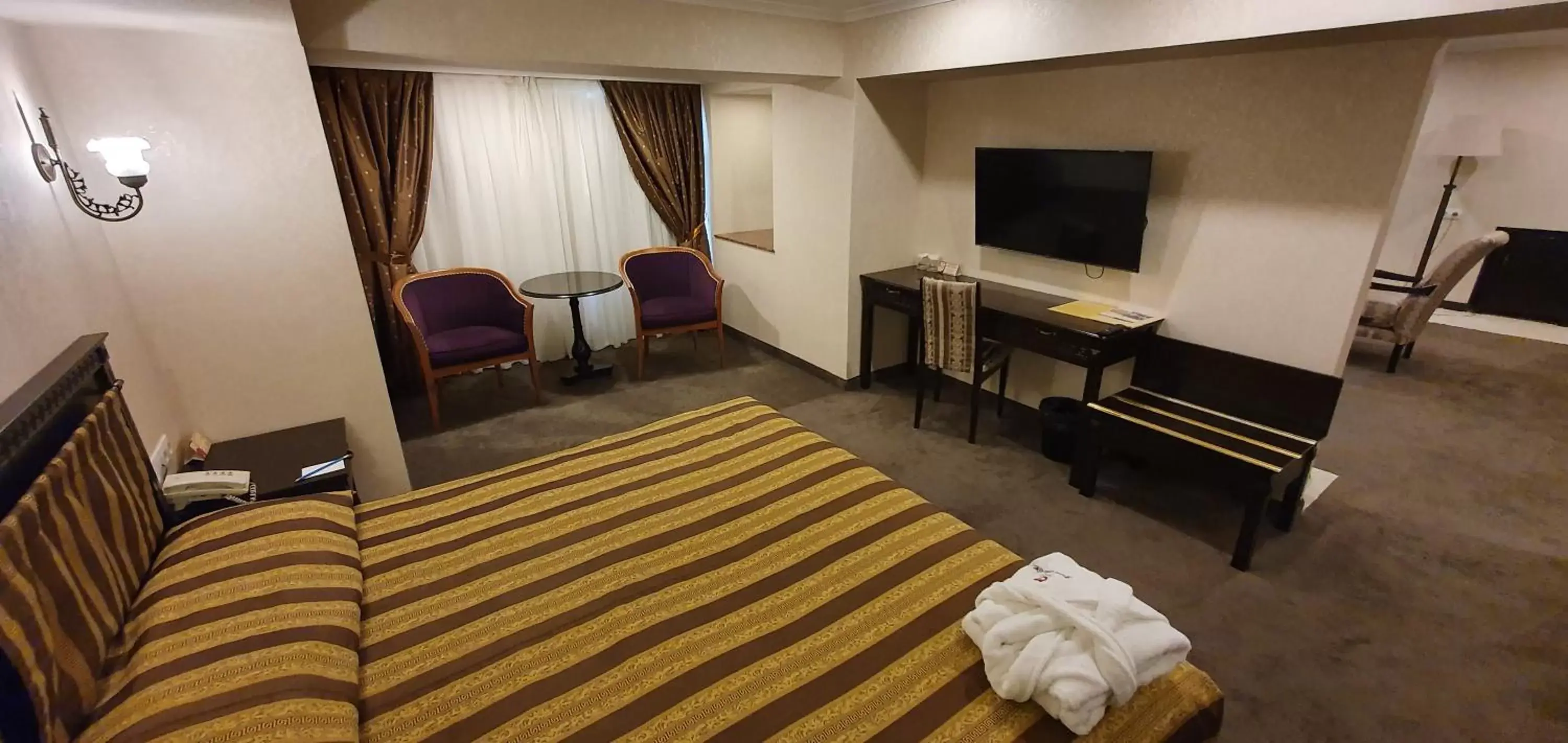 Bedroom in Grand Mir Hotel Bedroom in Grand Mir Hotel