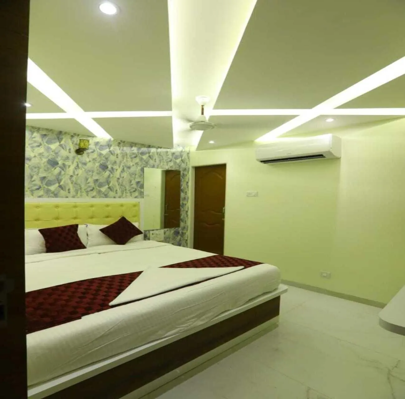 Bedroom, Bed in Hotel Sai Siddhi Inn - MIDC Industrial Area, Mahape Navi Mumbai