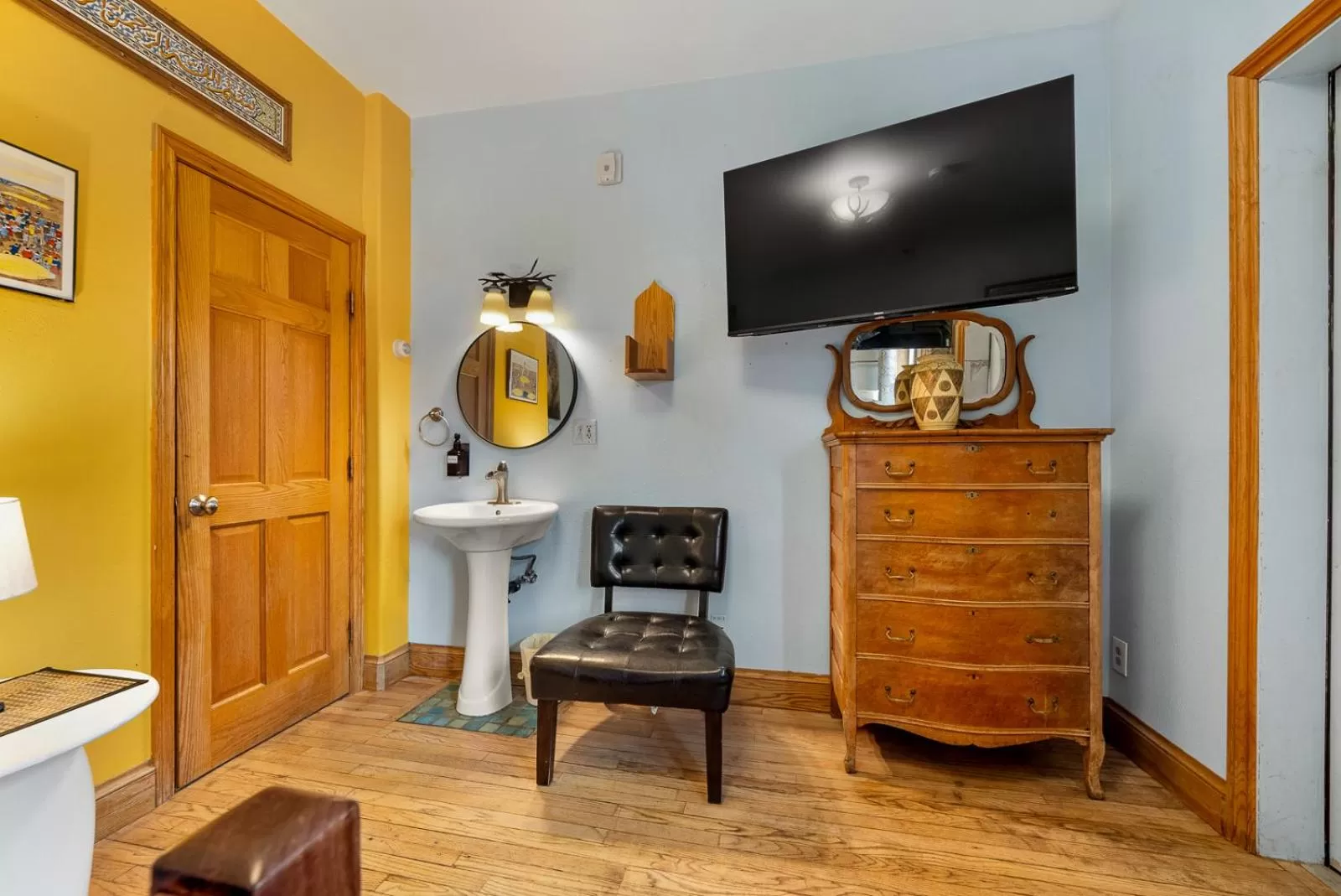 Bedroom in Qupqugiaq Inn