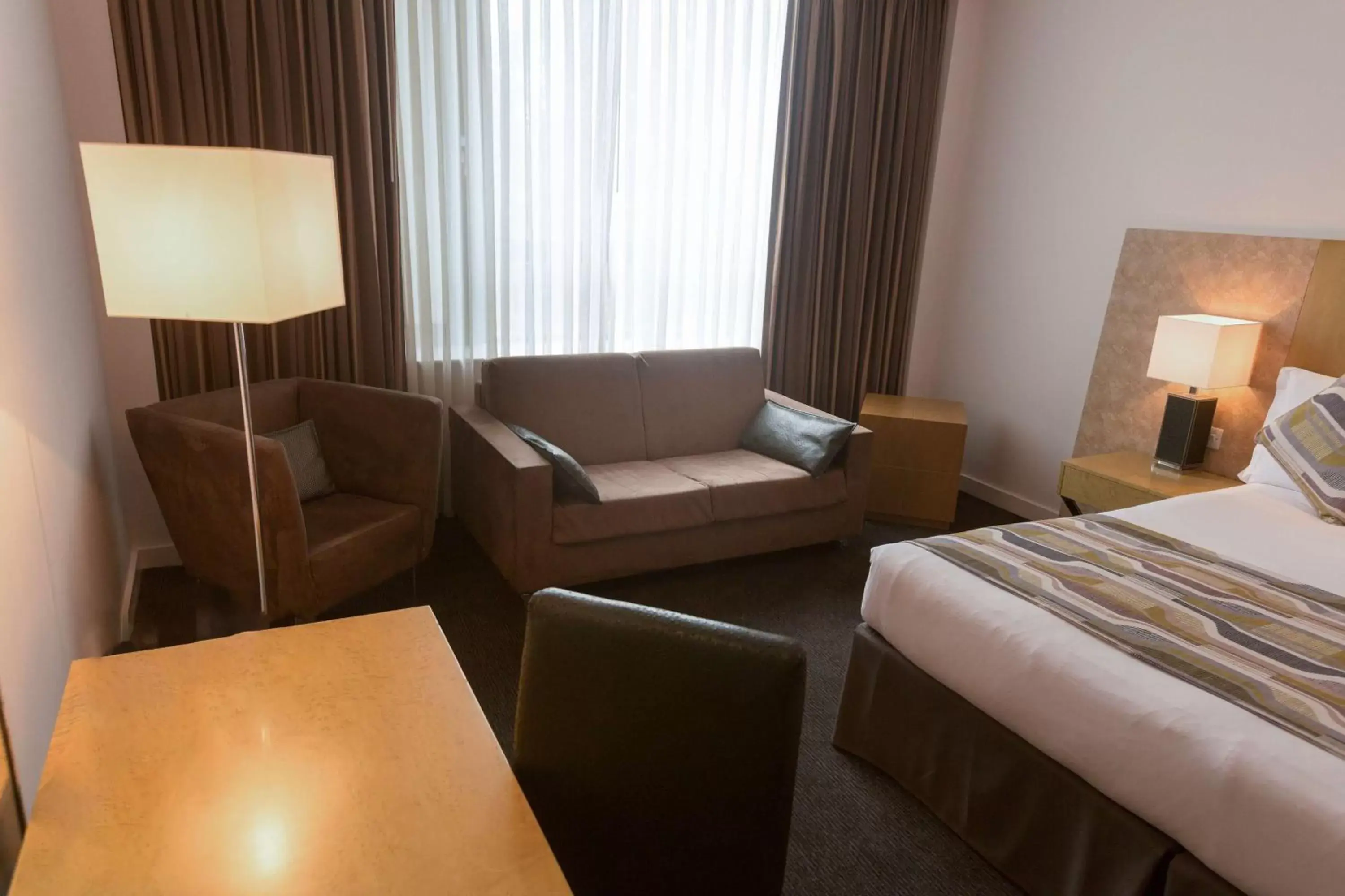 Bedroom, Seating Area in Park Plaza Cardiff