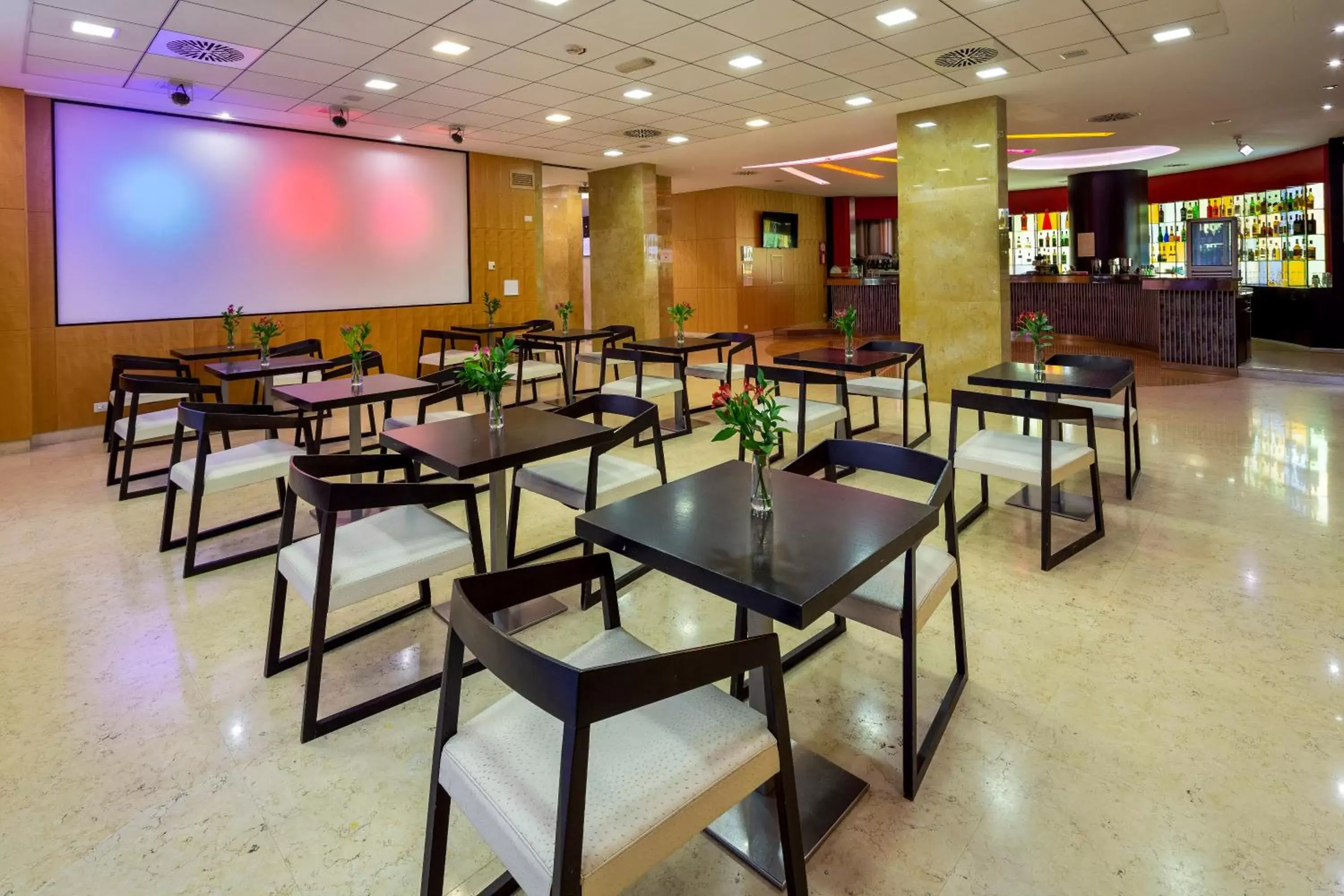 Lounge or bar, Restaurant/Places to Eat in Crowne Plaza Padova, an IHG Hotel