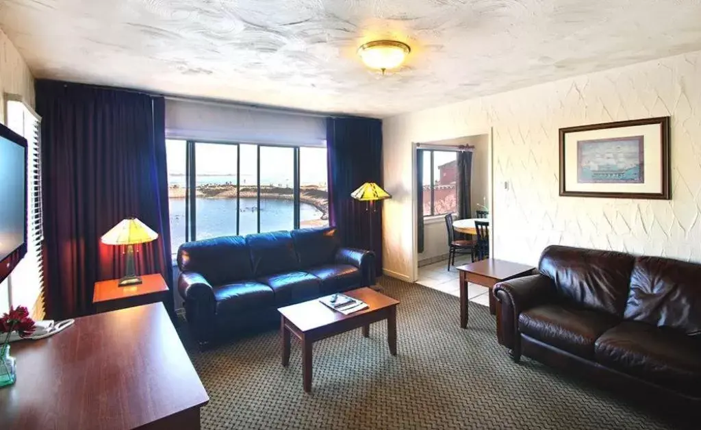 Living room, Seating Area in Capitola Venetian Hotel