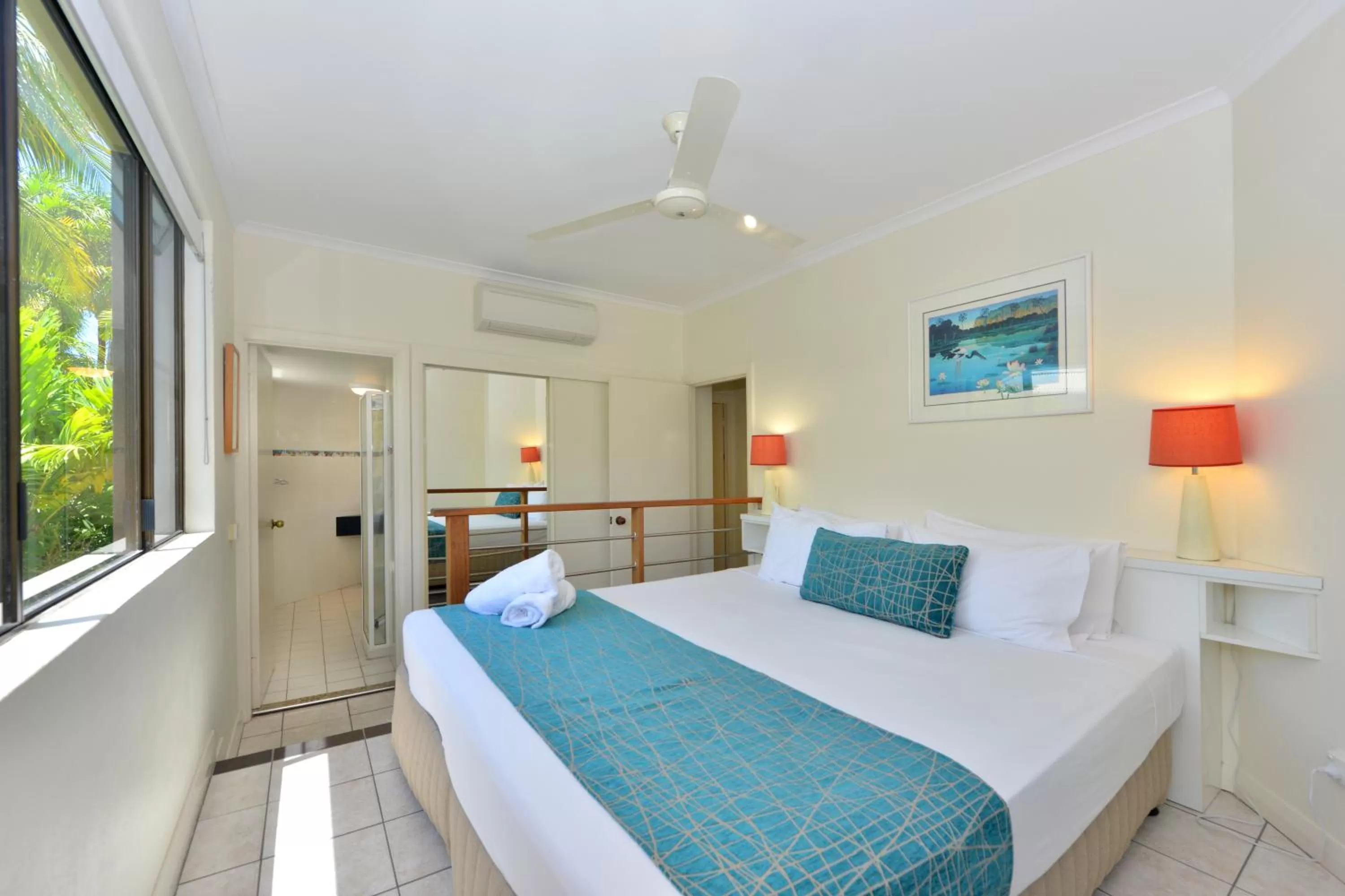 Bedroom, Bed in Driftwood Mantaray - Official Onsite Reception and Check In