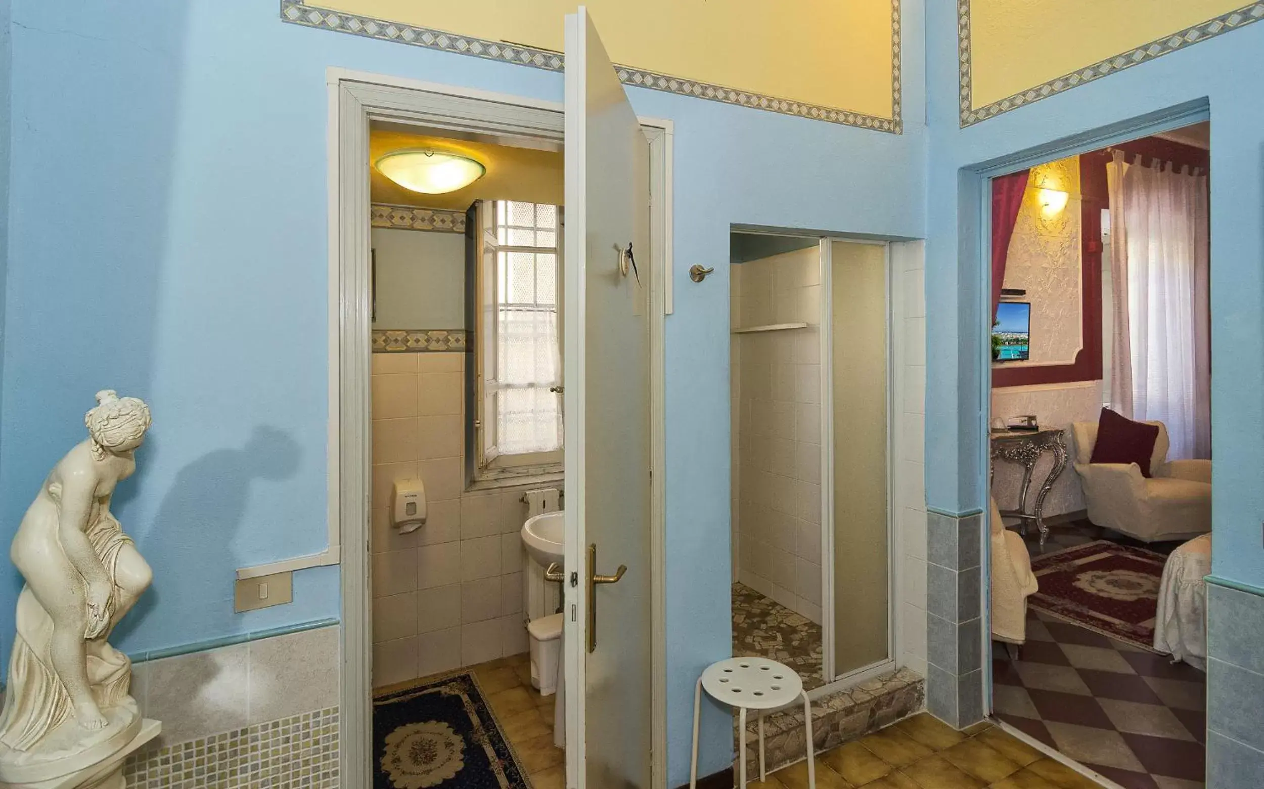 Decorative detail, Bathroom in B&B La Mimosa