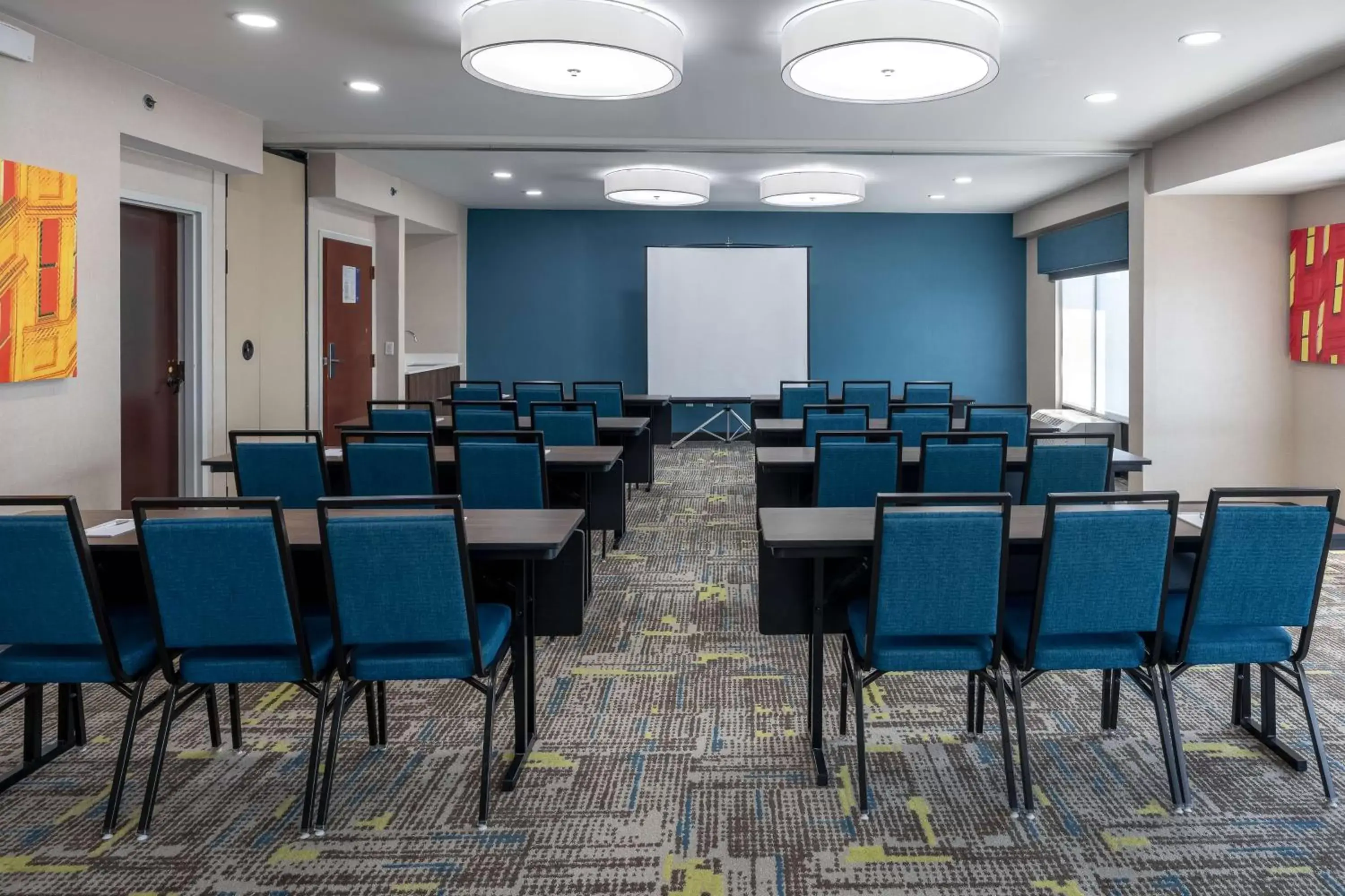 Meeting/conference room in Hampton Inn & Suites Alpharetta Roswell