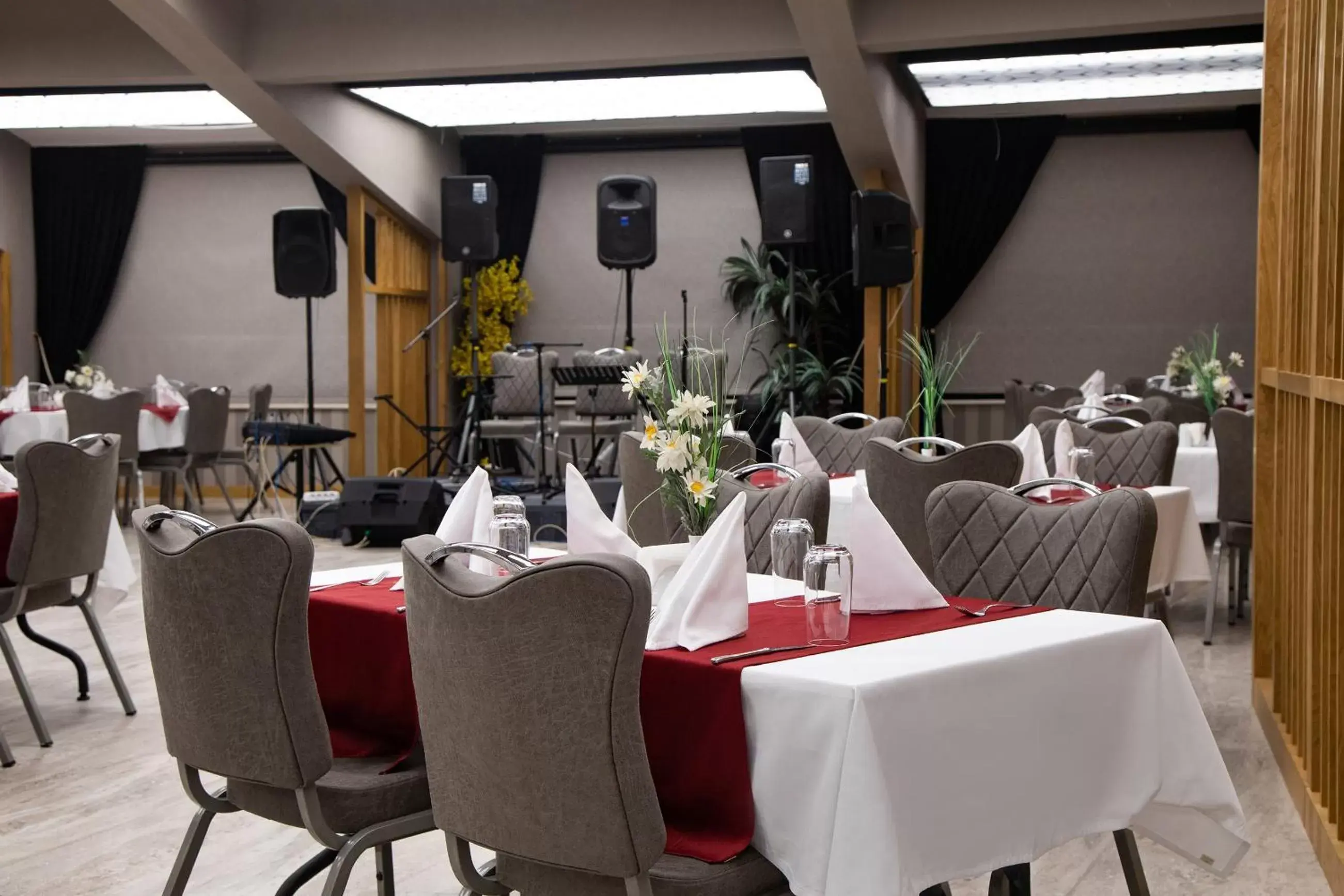 Restaurant/places to eat in Ipeksoy Thermal Hotel Restaurant/places to eat in Ipeksoy Thermal Hotel