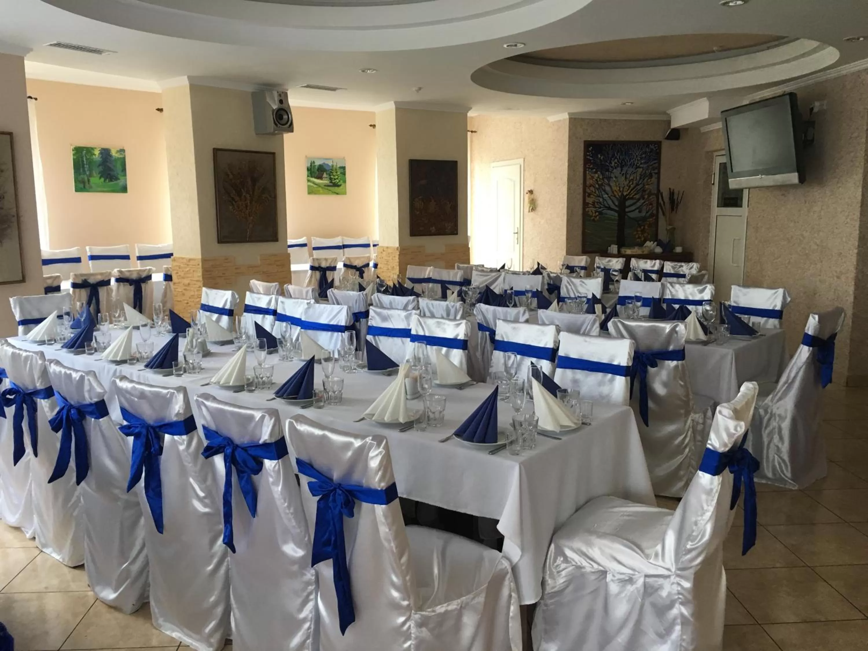 Restaurant/places to eat in Terem