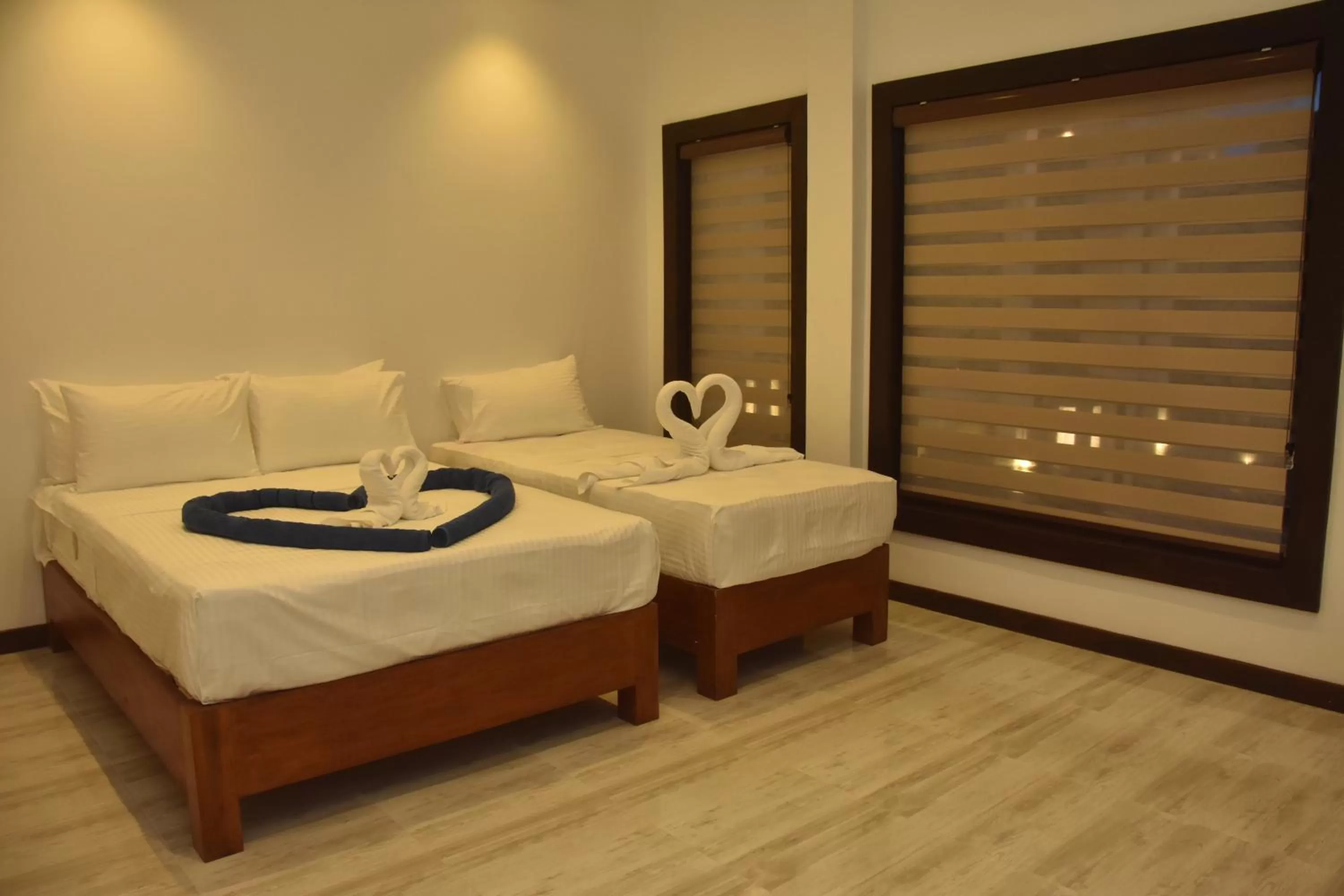Property building, Bed in J7 Villaj Resort