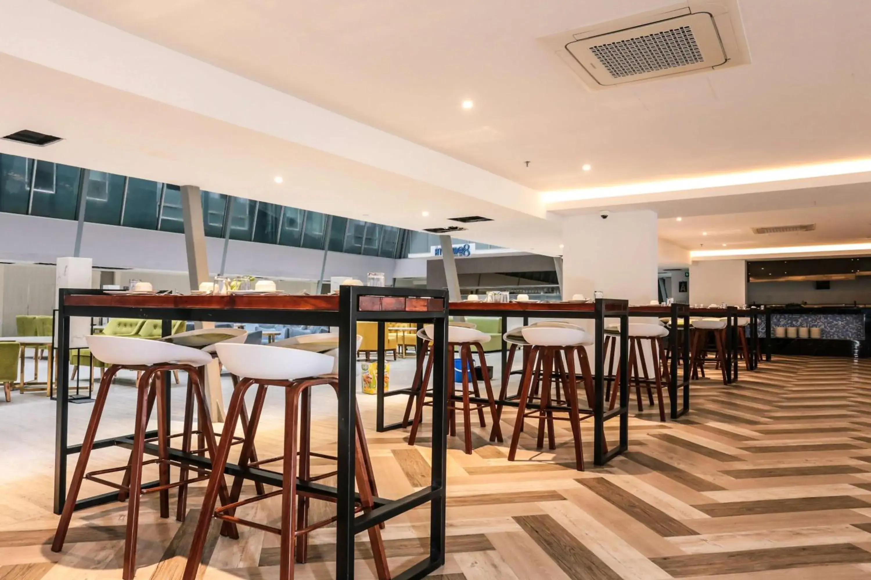 Restaurant/Places to Eat in Days Hotel & Suites by Wyndham Fraser Business Park KL