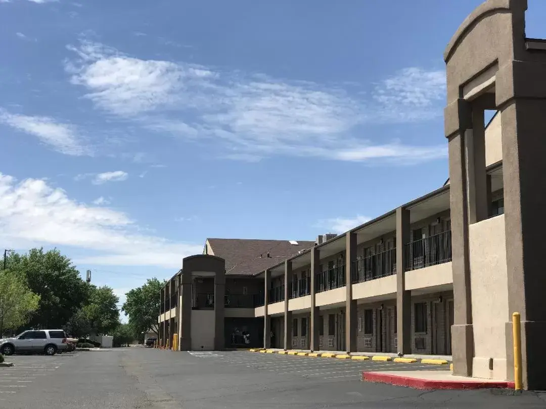 Property Building in Days Inn by Wyndham Albuquerque West