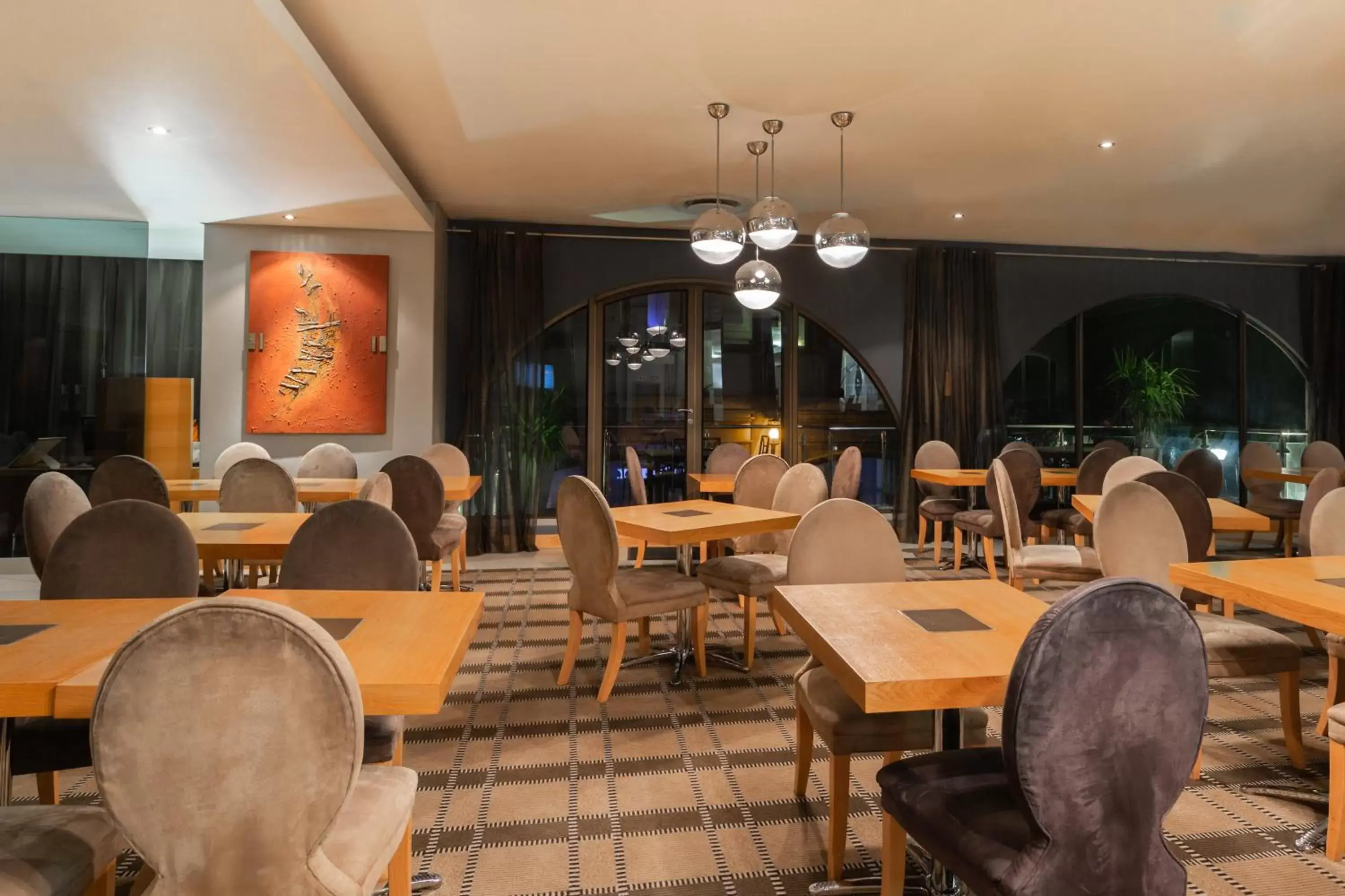 Restaurant/Places to Eat in Holiday Inn Express Cape Town City Centre, an IHG Hotel