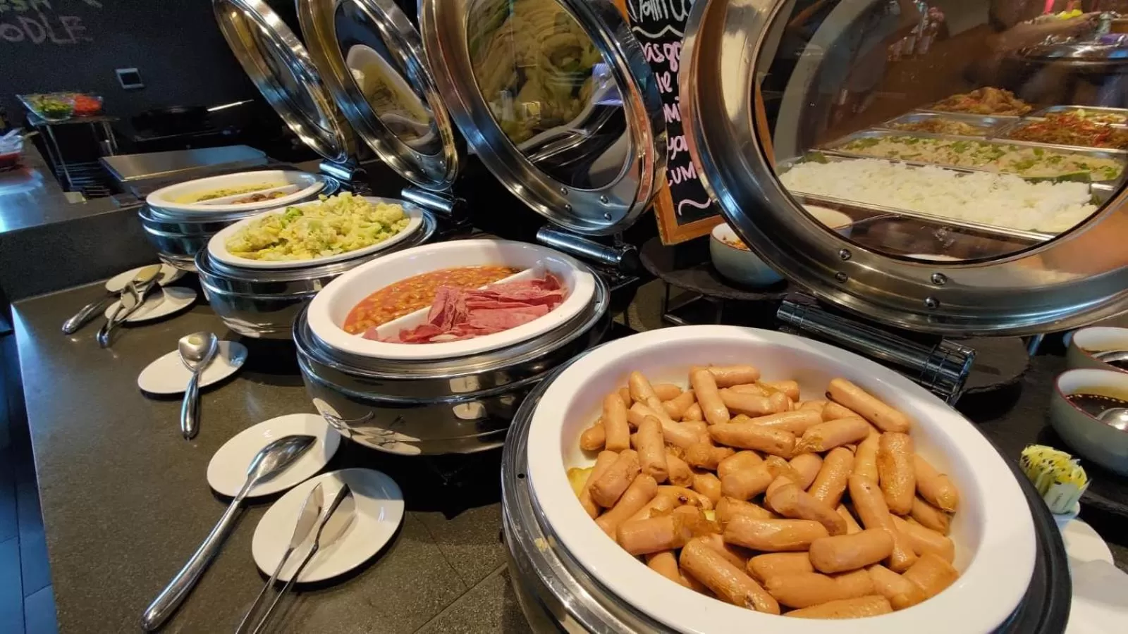 Breakfast in Aloft Jakarta Wahid Hasyim