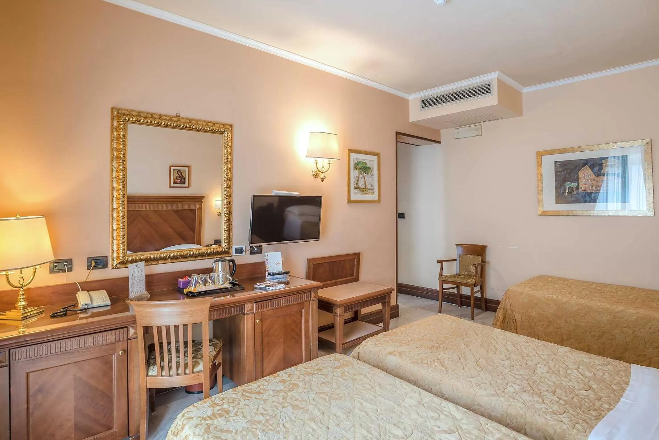 Photo of the whole room, Bed in Tmark Hotel Vaticano