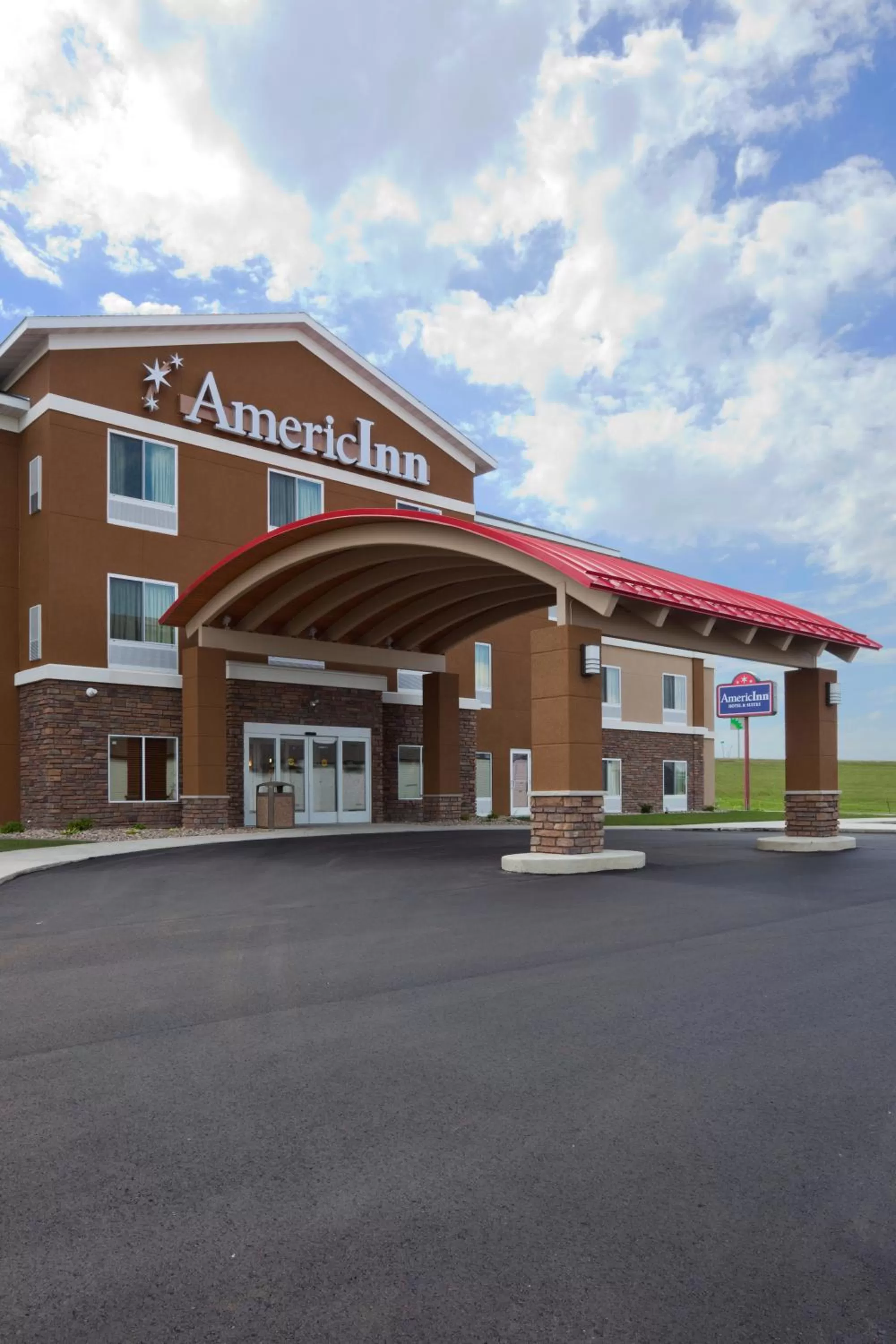 Facade/entrance in AmericInn by Wyndham Hartford SD