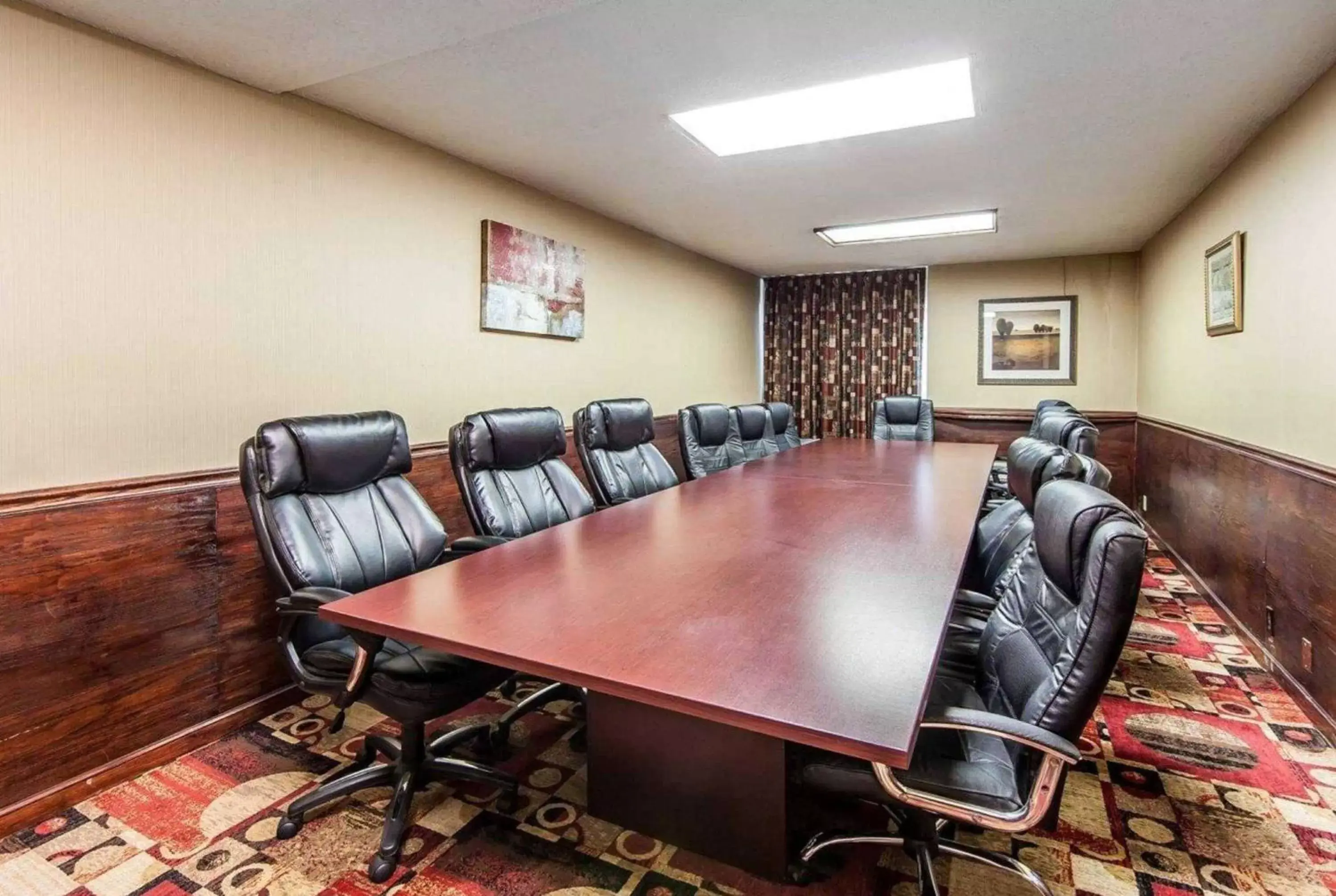Meeting/conference room in Wingate by Wyndham Marietta Conference Center Ohio