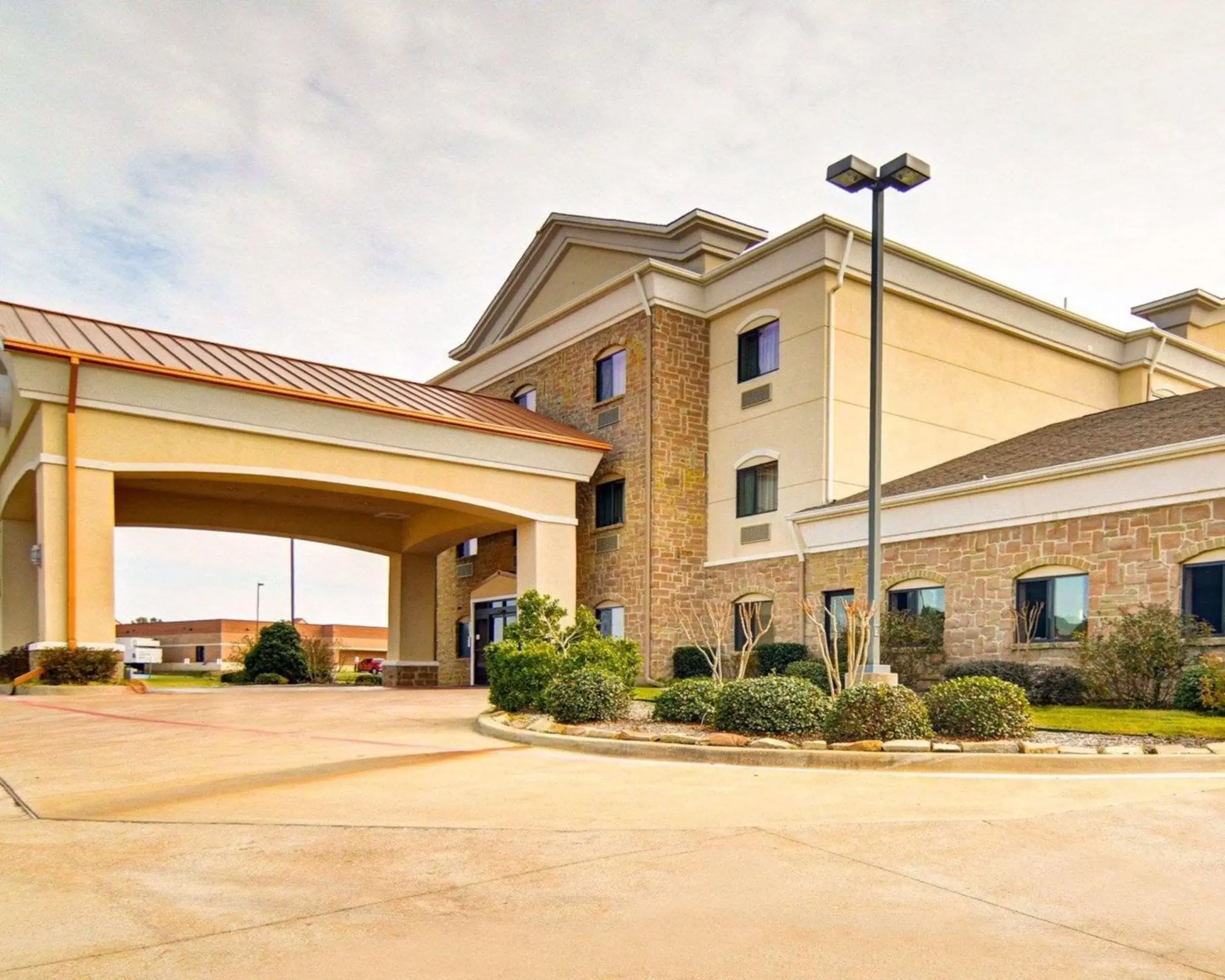 Property Building in Comfort Suites Lindale