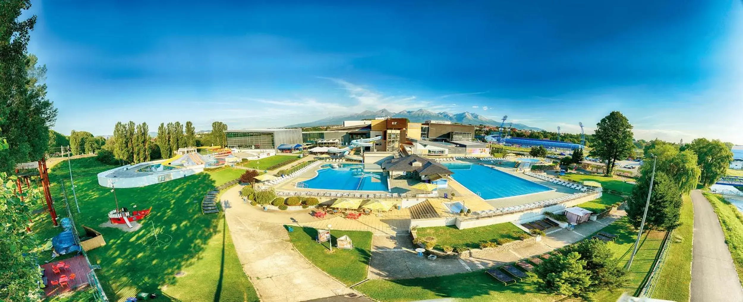 Off site, Pool View in Hotel AquaCity Mountain View