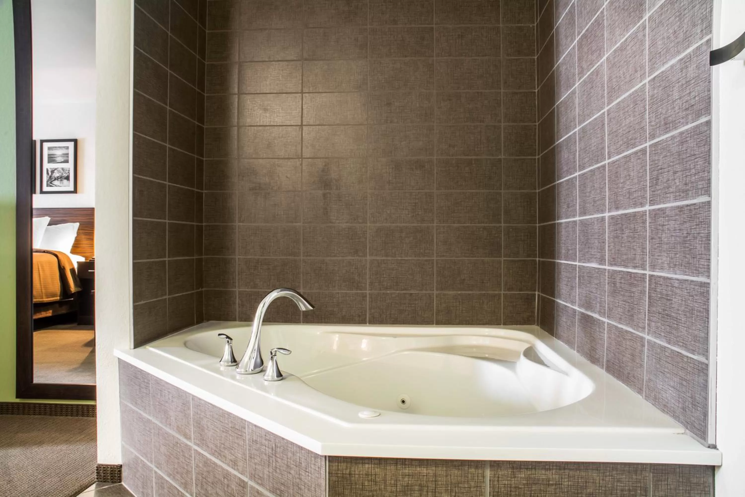 Hot Tub in Sleep Inn & Suites Syracuse Airport