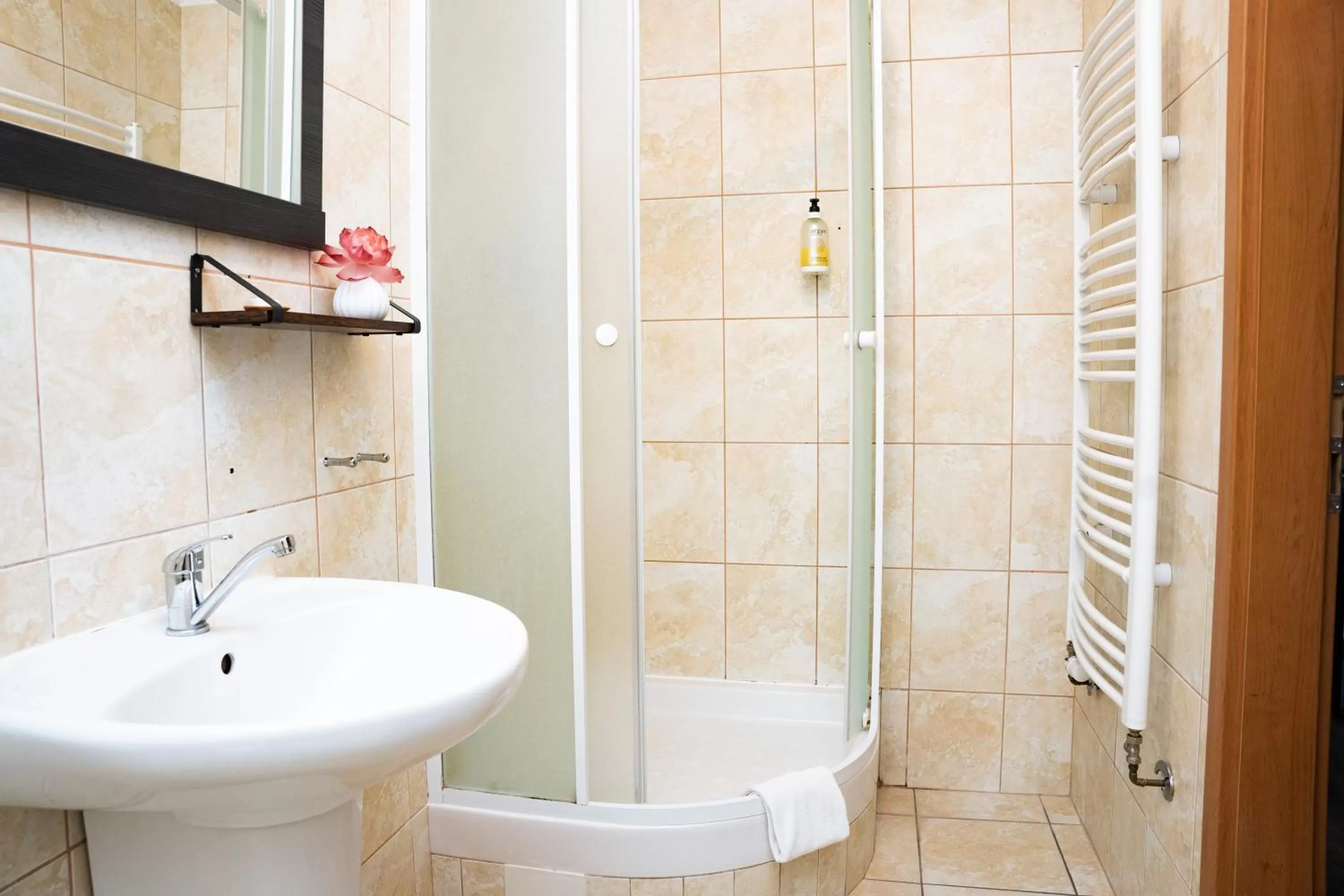 Bathroom in Hotel Arko