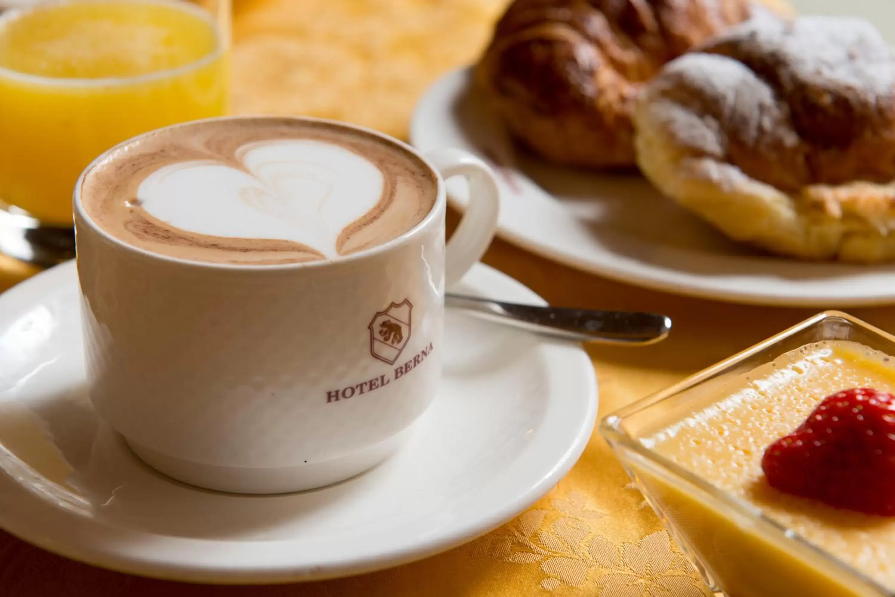 Restaurant/places to eat in Hotel Berna Restaurant/places to eat in Hotel Berna