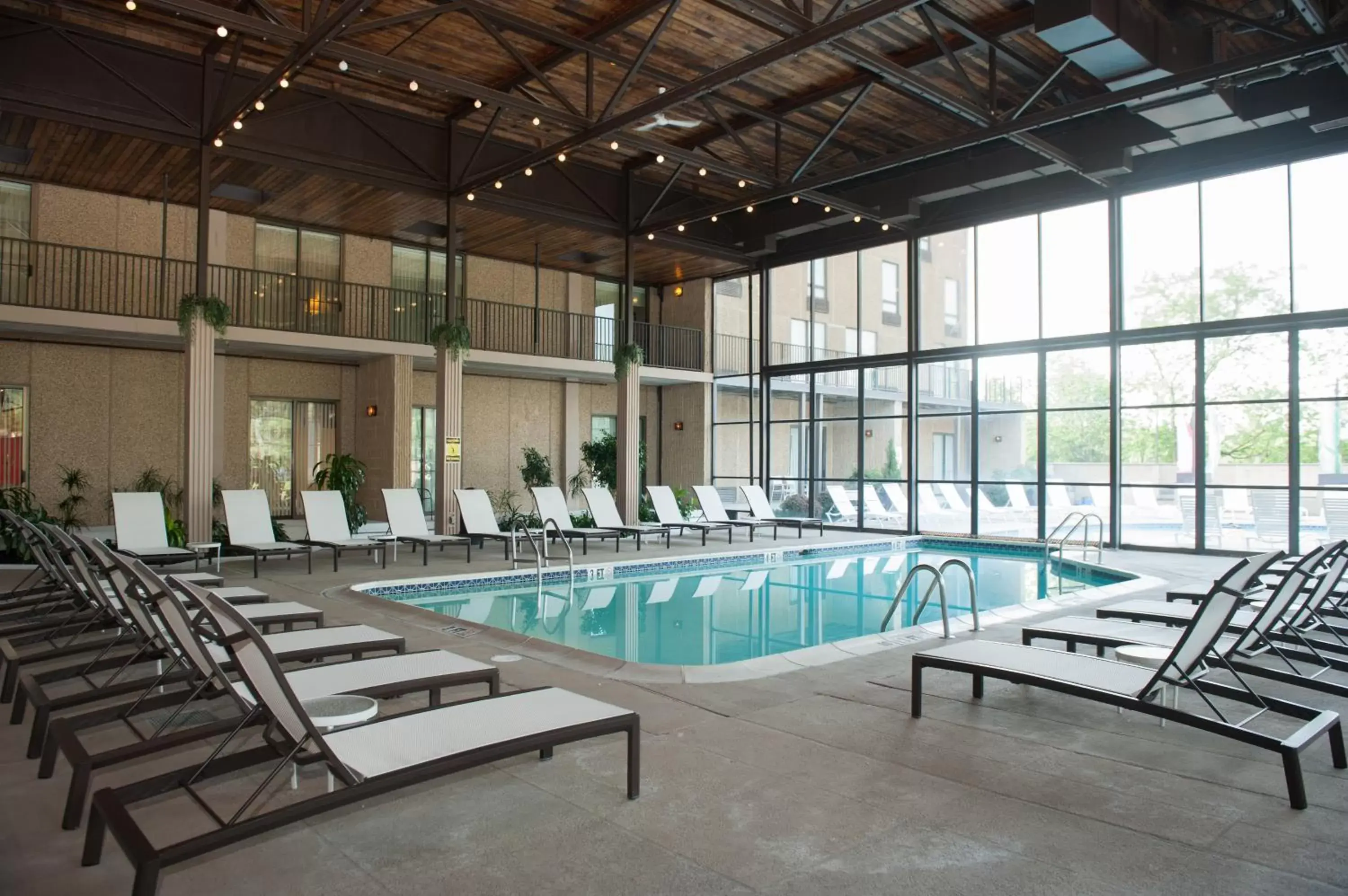 Swimming Pool in Radisson Hotel Philadelphia Northeast