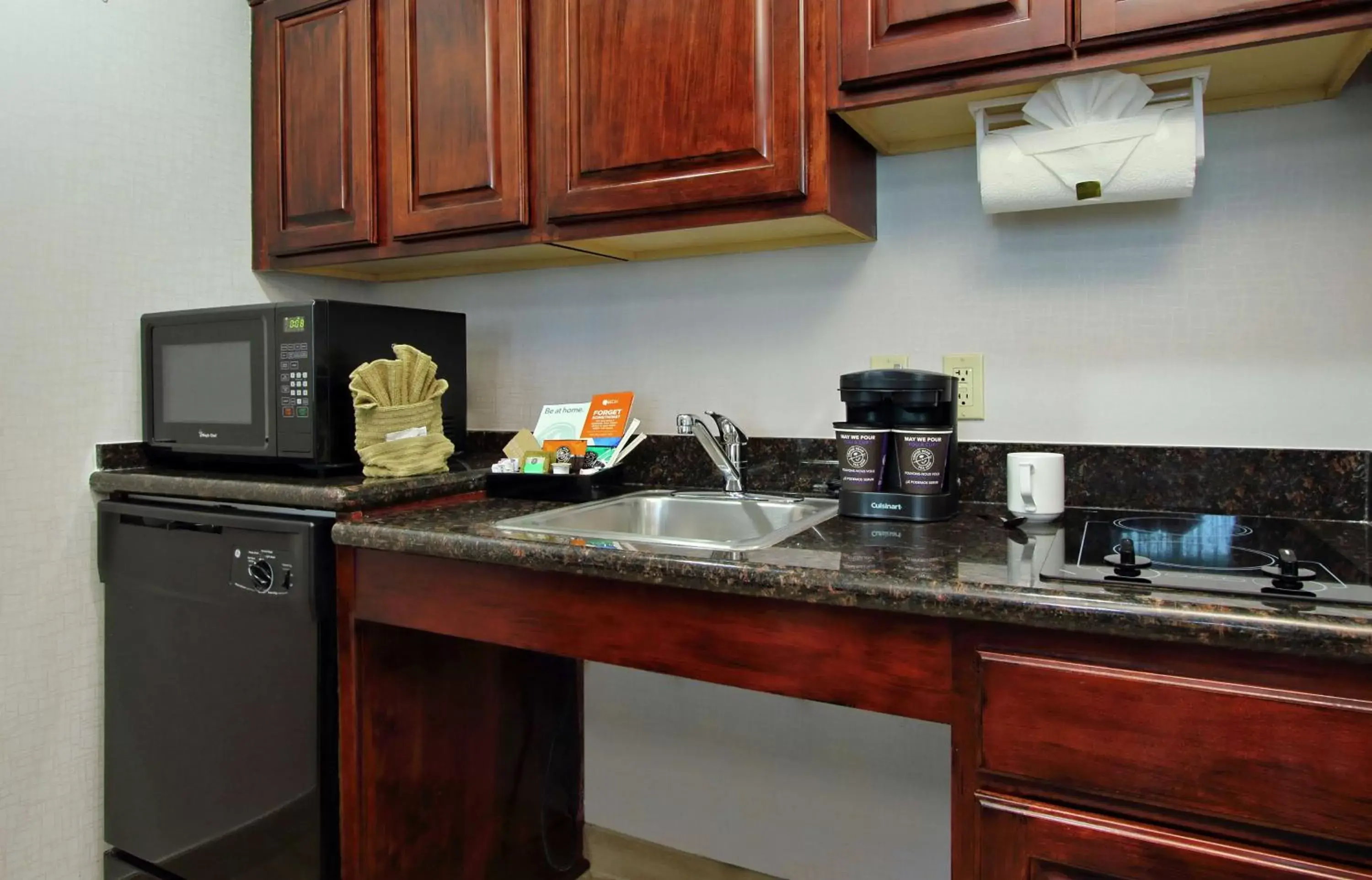 Kitchen or kitchenette, Kitchen/Kitchenette in Homewood Suites by Hilton Fort Lauderdale Airport-Cruise Port