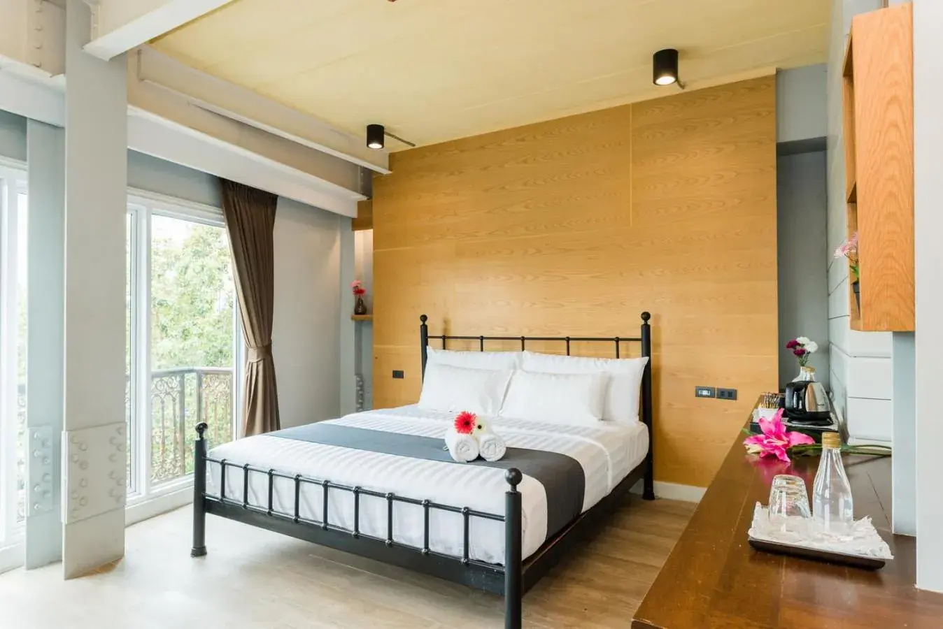 Bedroom, Bed in Dang Derm In The Park Khaosan