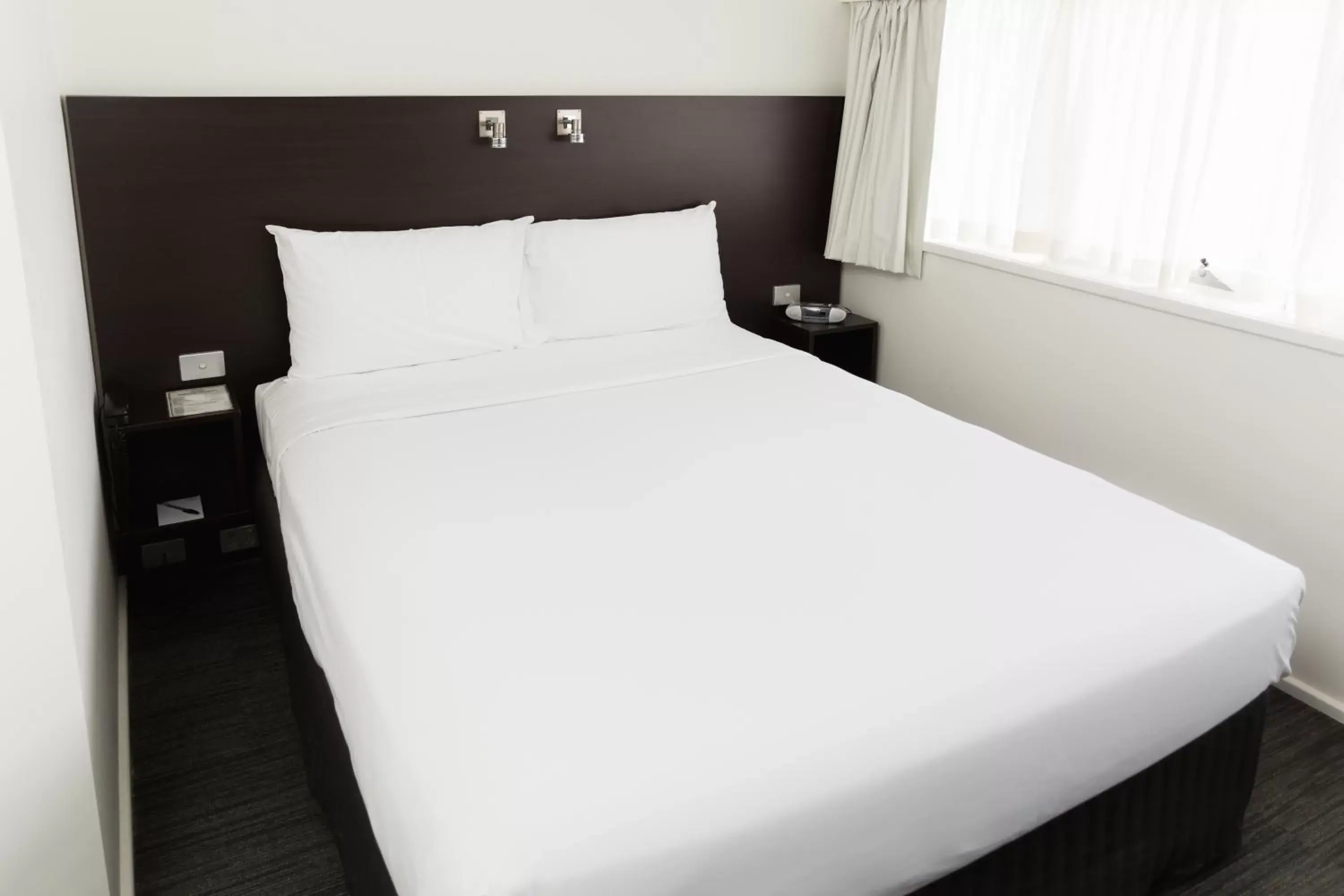 Bedroom, Bed in St Ives Apartments Bedroom, Bed in St Ives Apartments