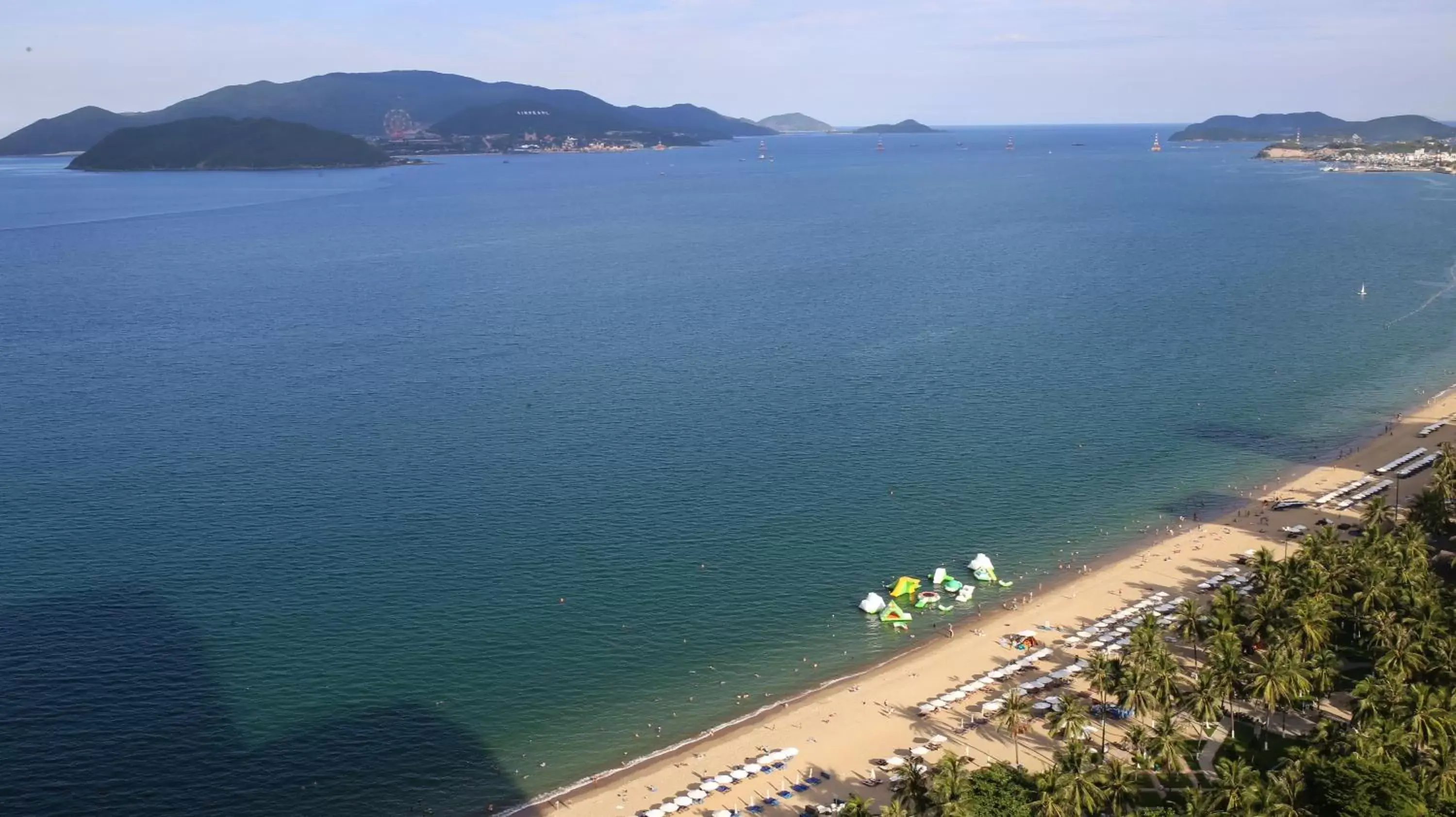 Natural landscape, Bird's-eye View in Gold Ocean Apartment