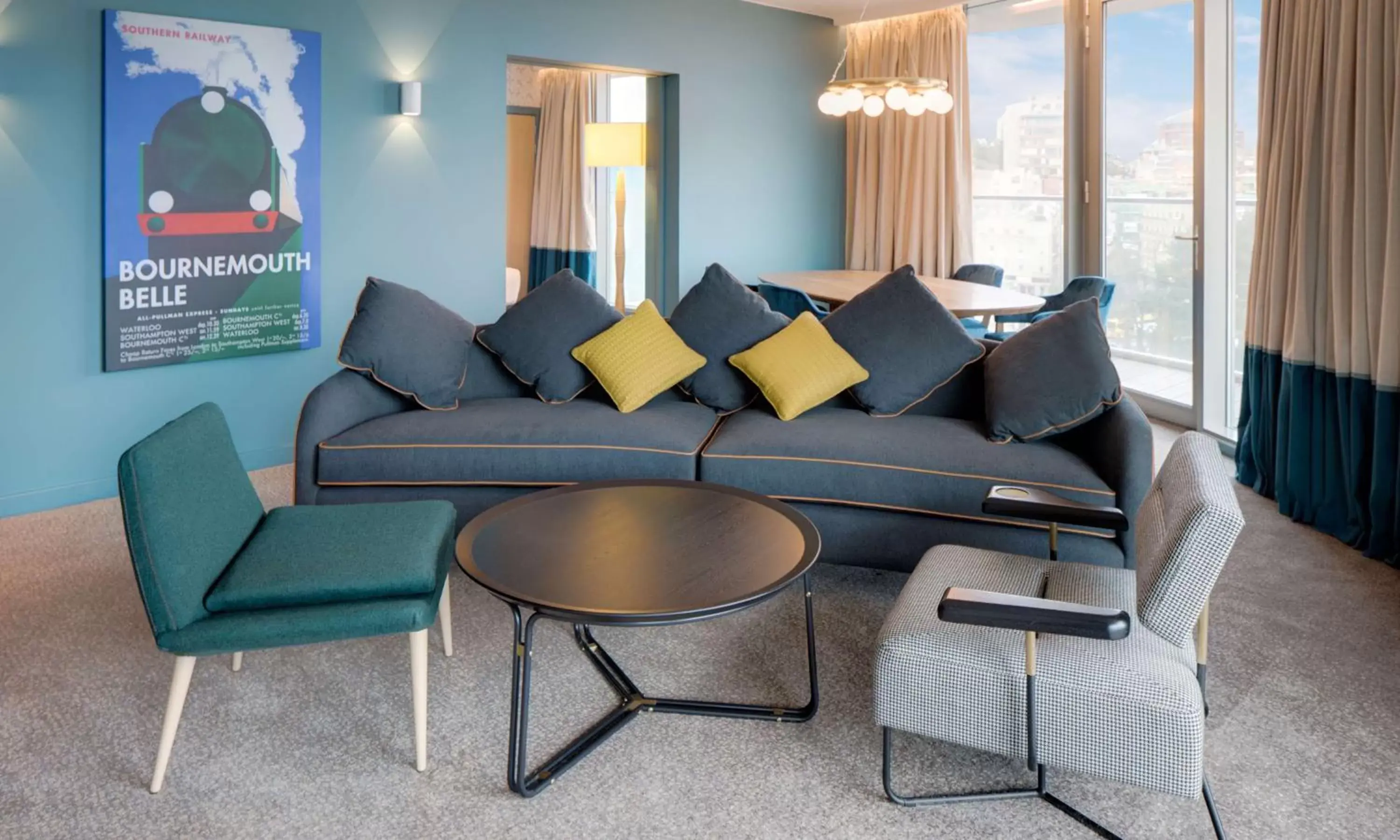 Living room in Hilton Bournemouth Living room in Hilton Bournemouth