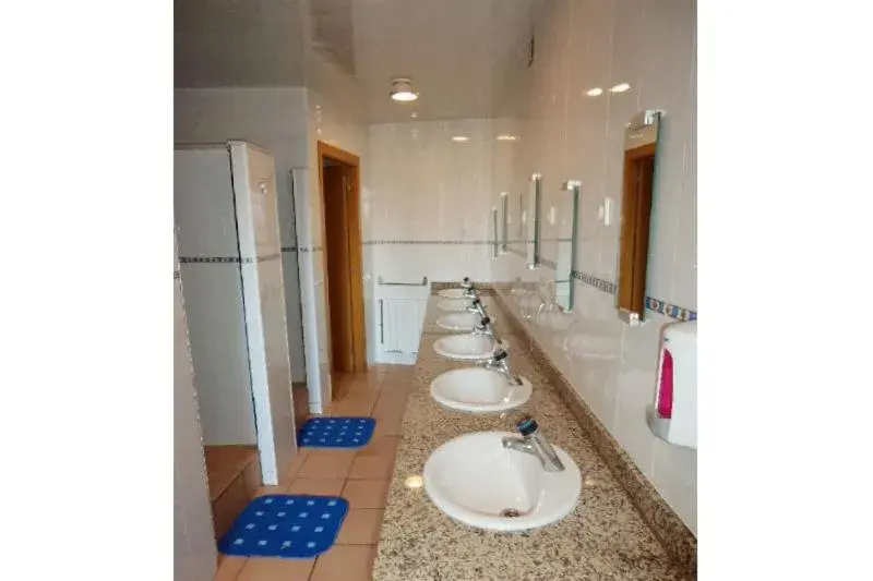 Bathroom in Mellow Hostel Barcelona