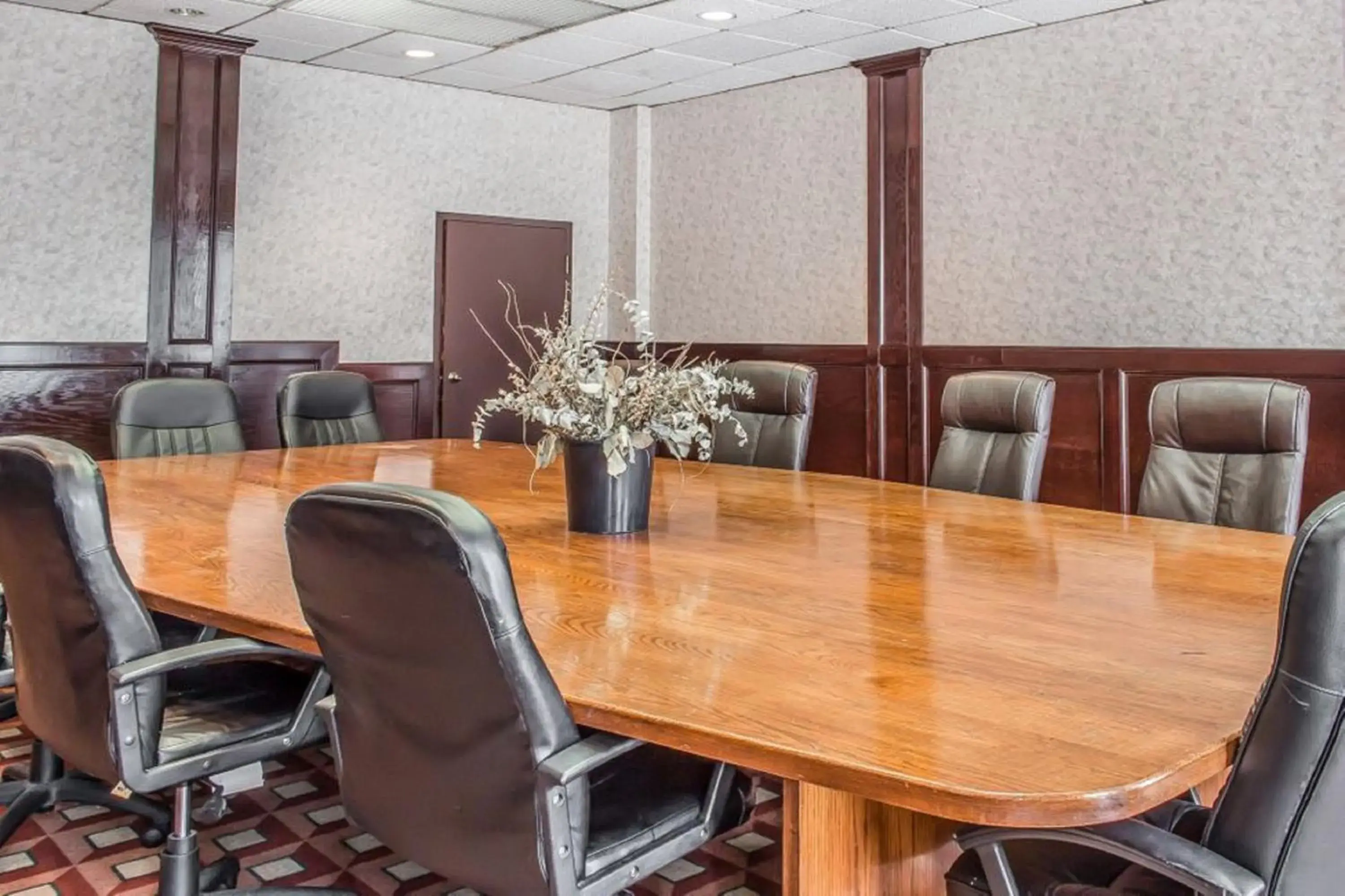 Meeting/conference room in FairBridge Inn & Suites Poconos
