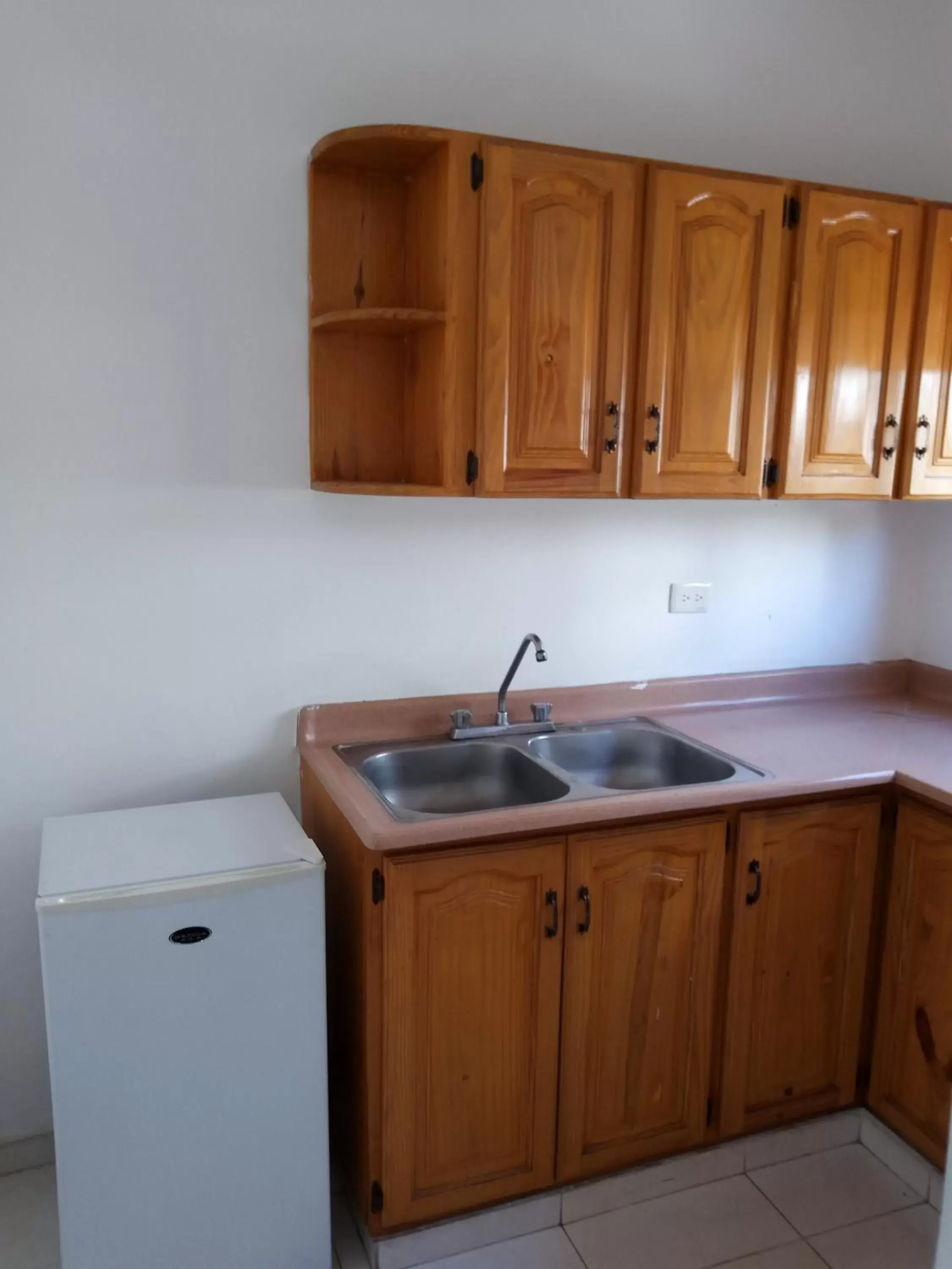 Kitchen or kitchenette, Kitchen/Kitchenette in Royal Palace Hotel