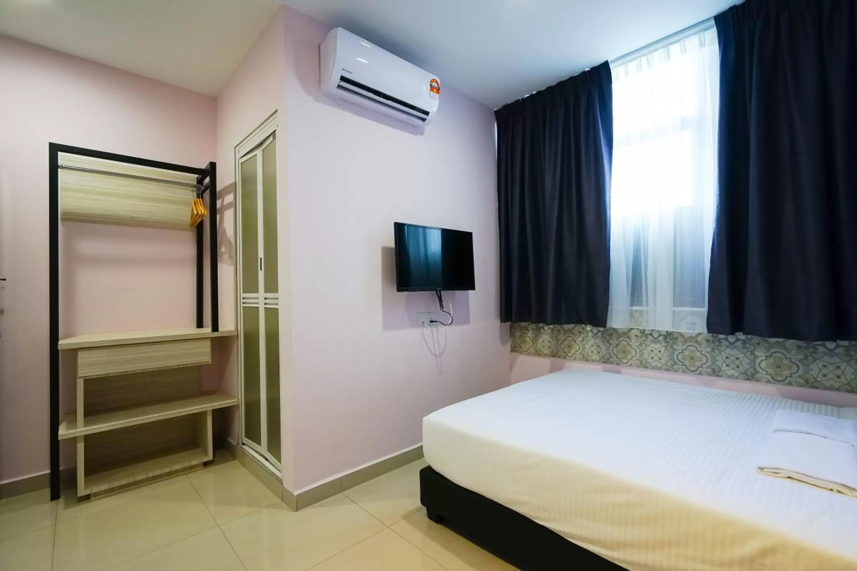 Bedroom, Bed in Grand FC Hotel