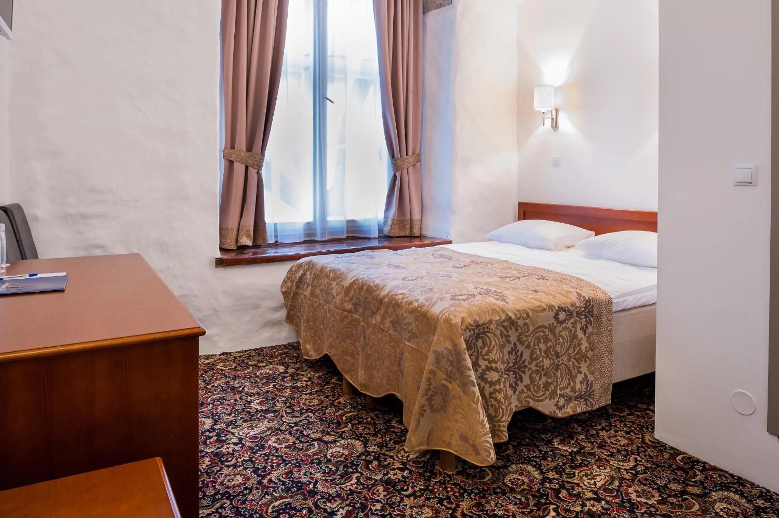 Bedroom, Bed in Three Crowns Residents