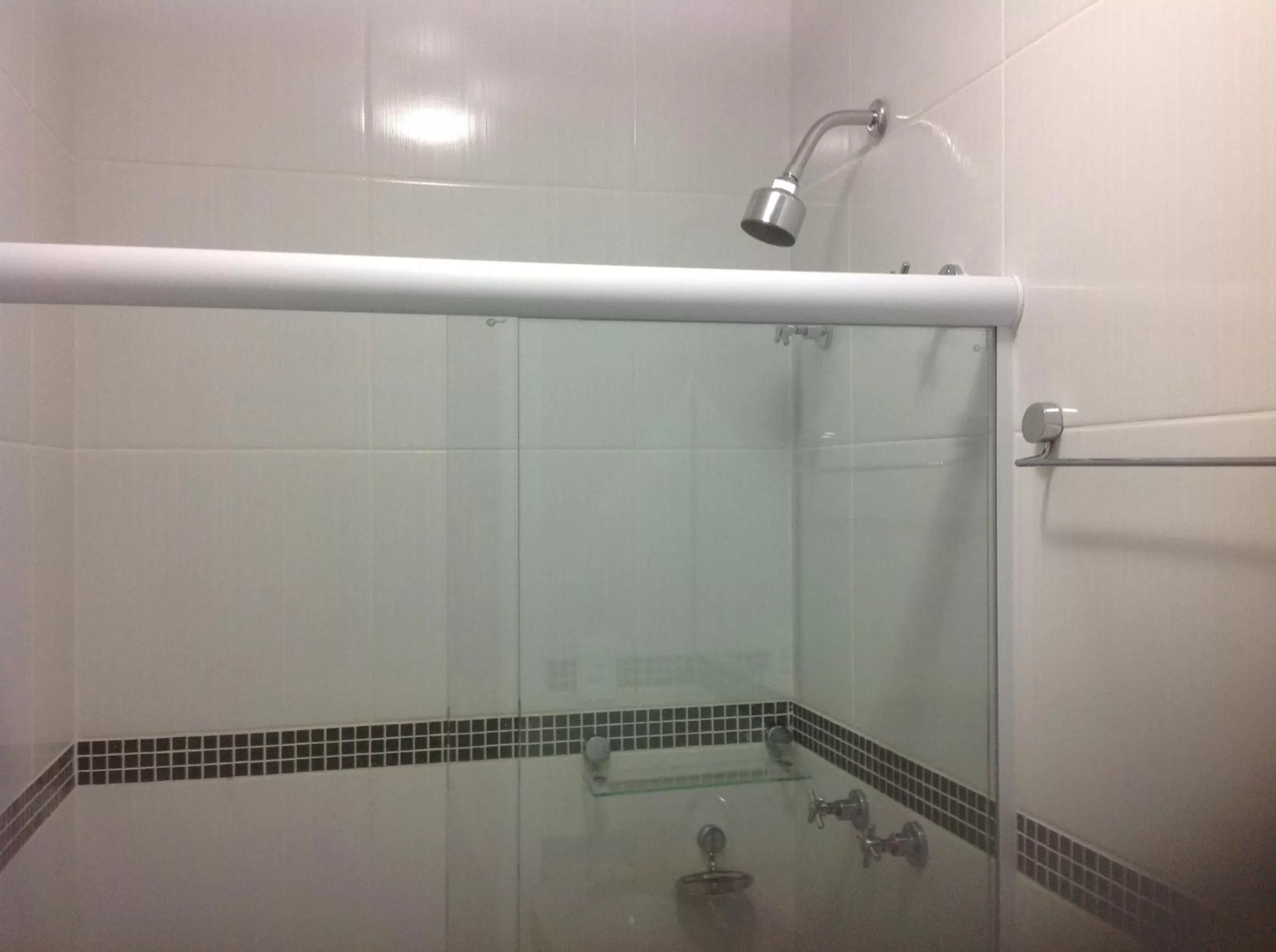 Shower in Upper Hotel