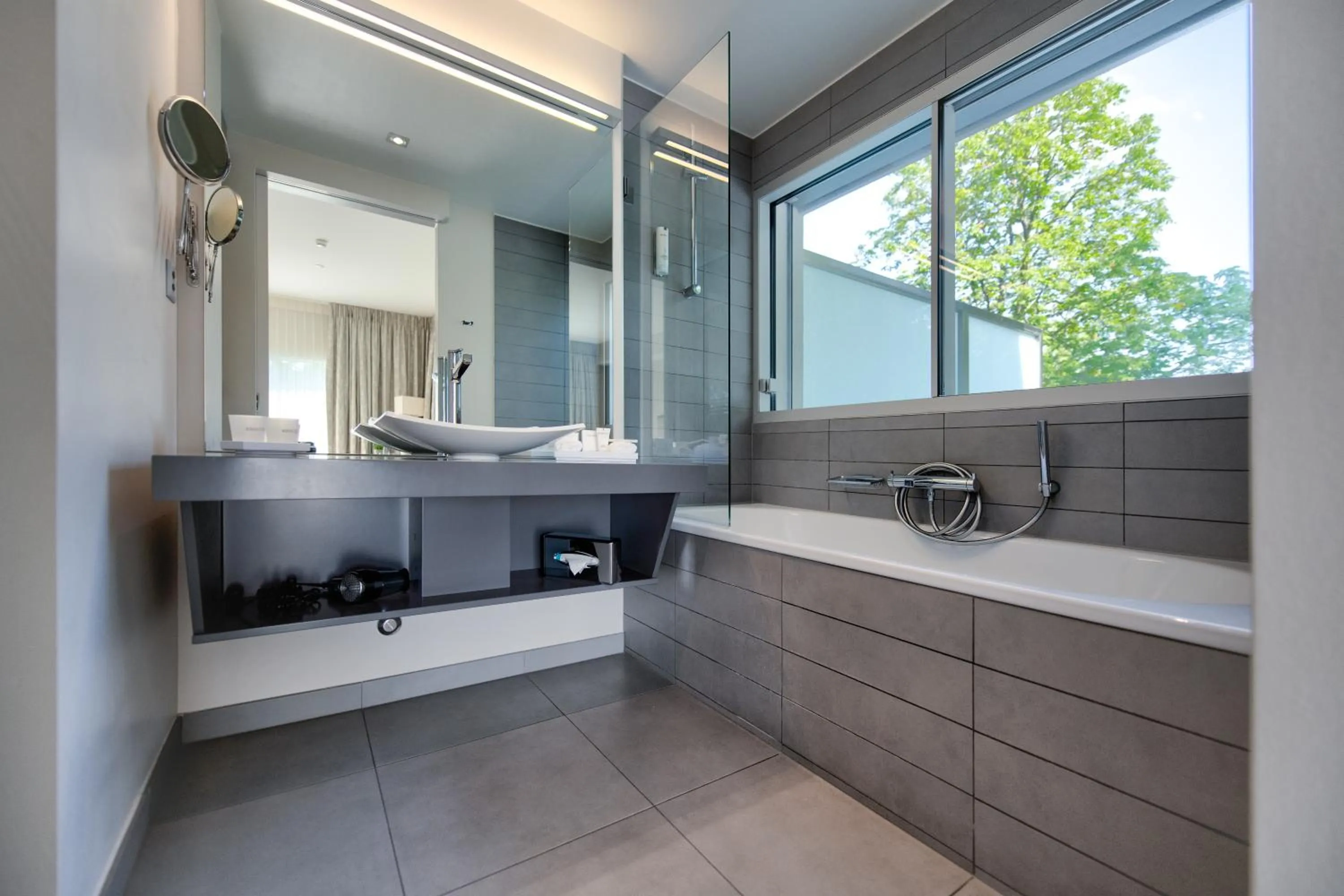 Bathroom in Hostellerie Le Petit Manoir