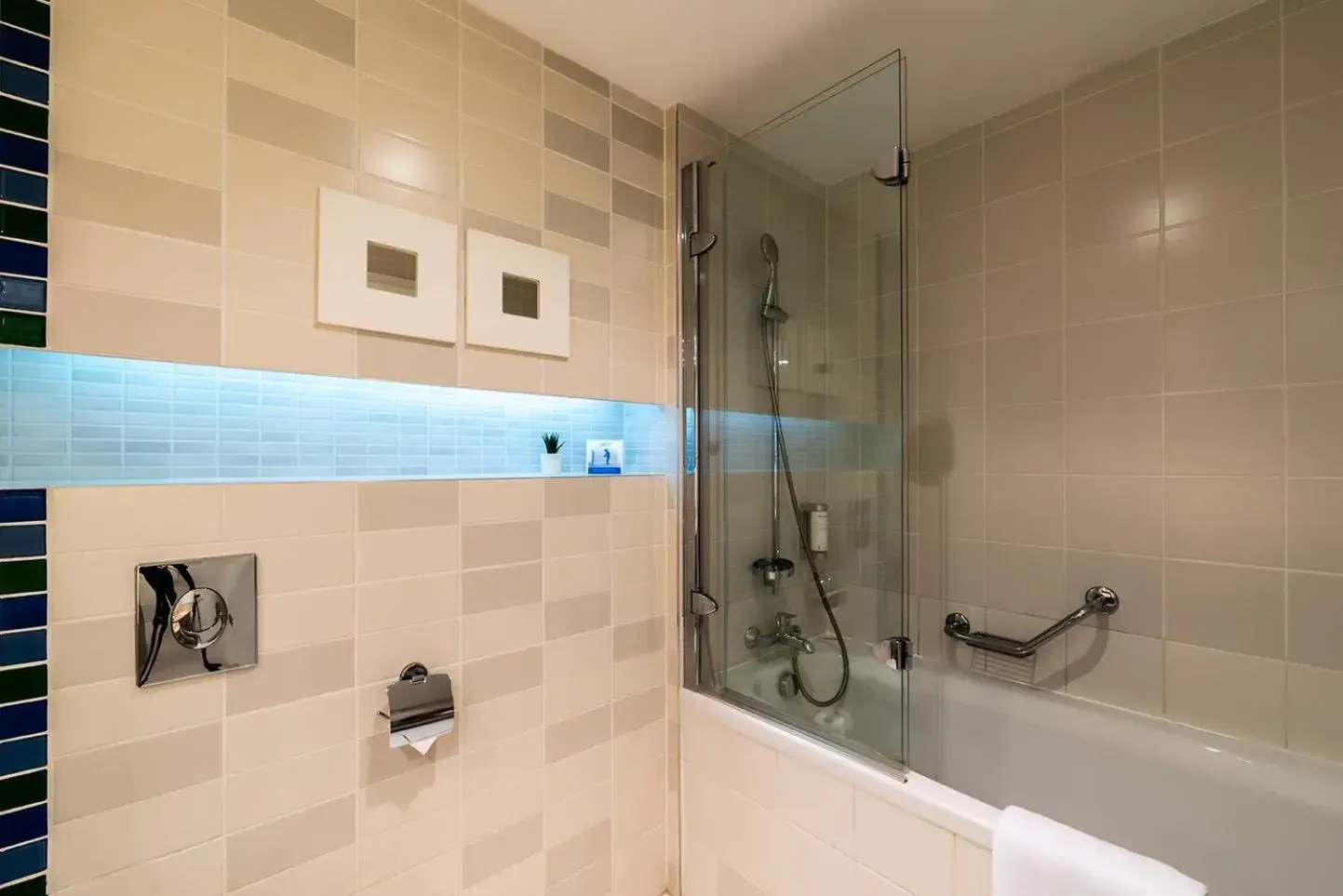 Bathroom in Atrium Fashion Hotel Bathroom in Atrium Fashion Hotel