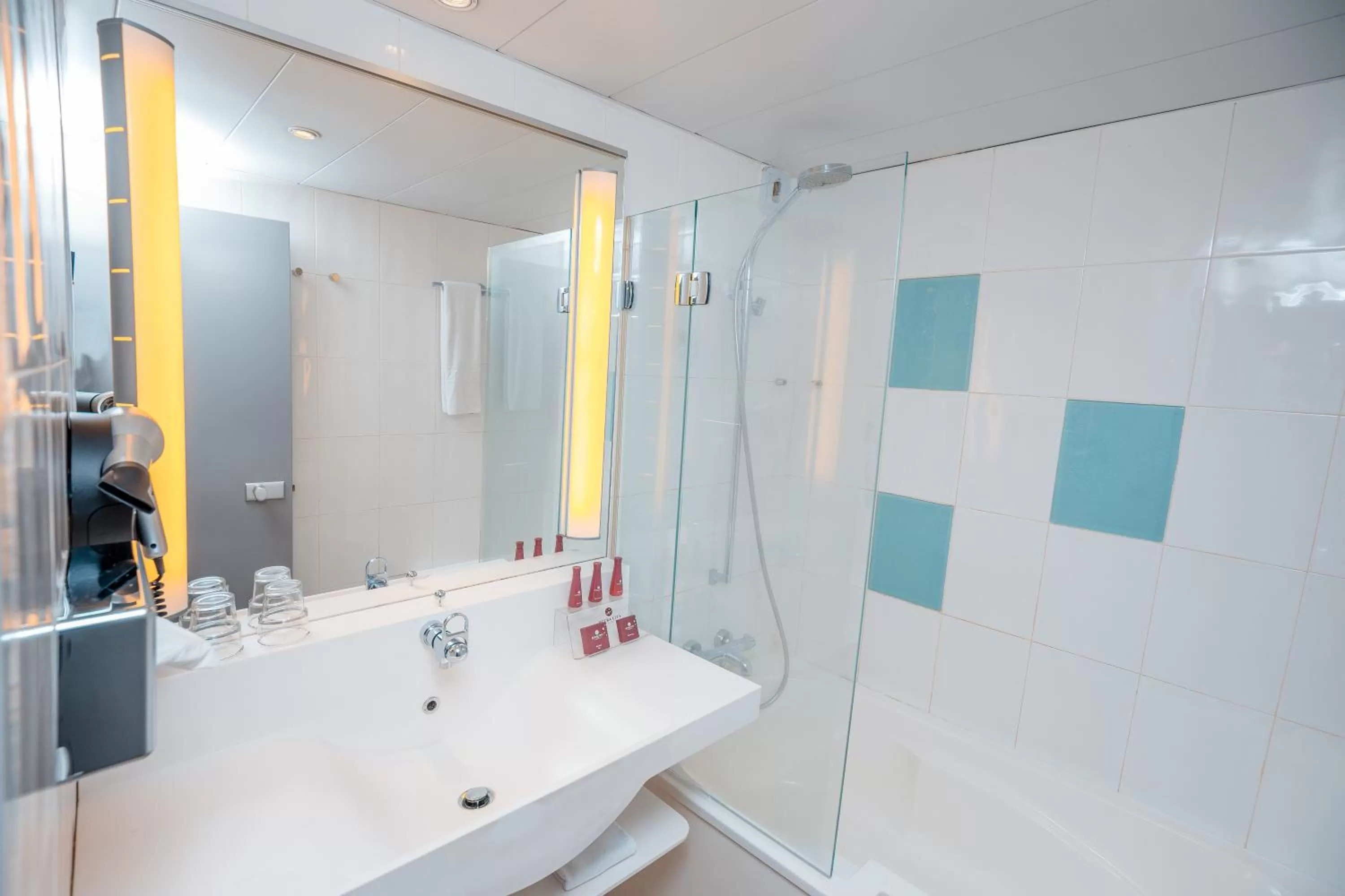 Bathroom in Accra City Hotel