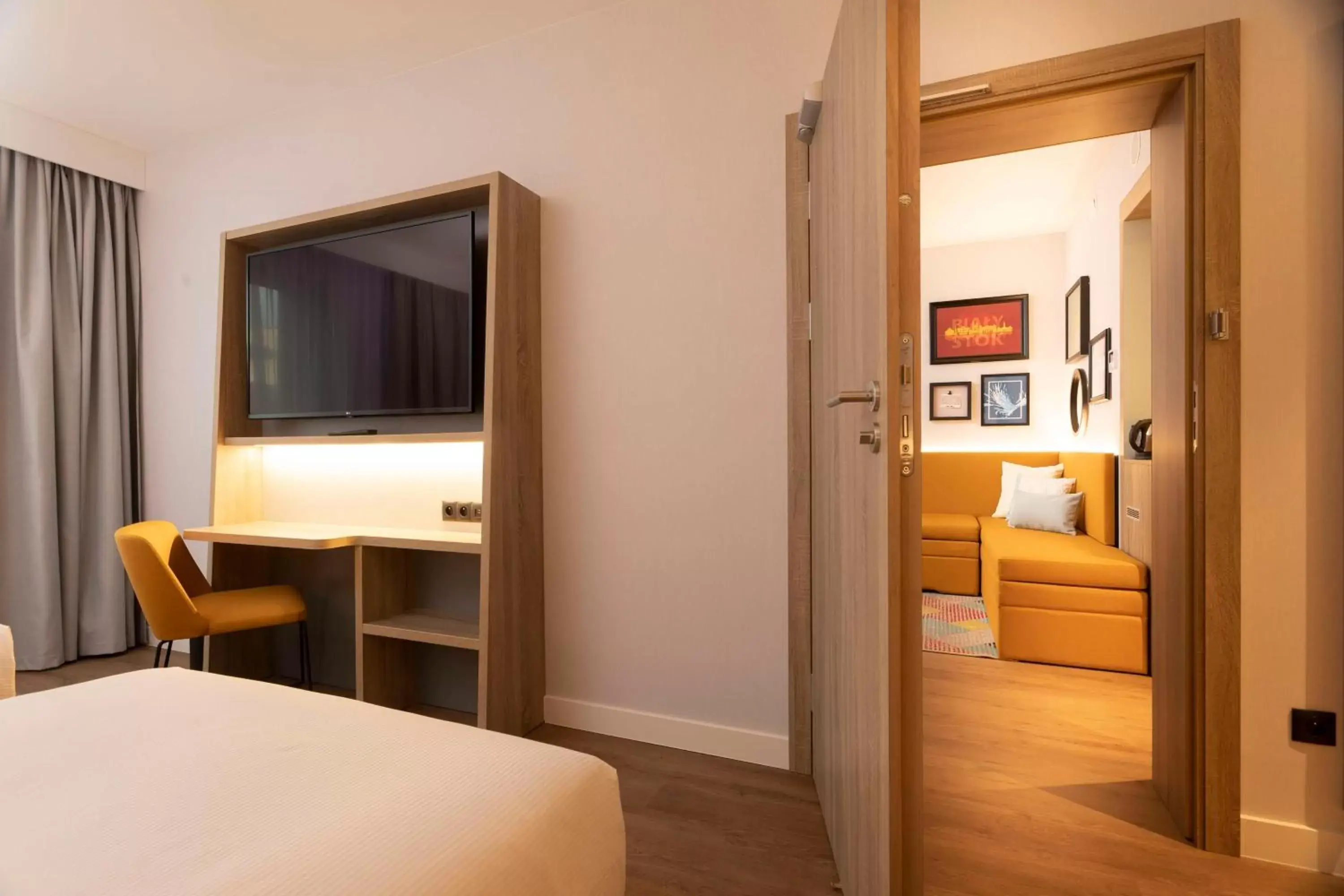 Bedroom, Bed in Hampton By Hilton Bialystok