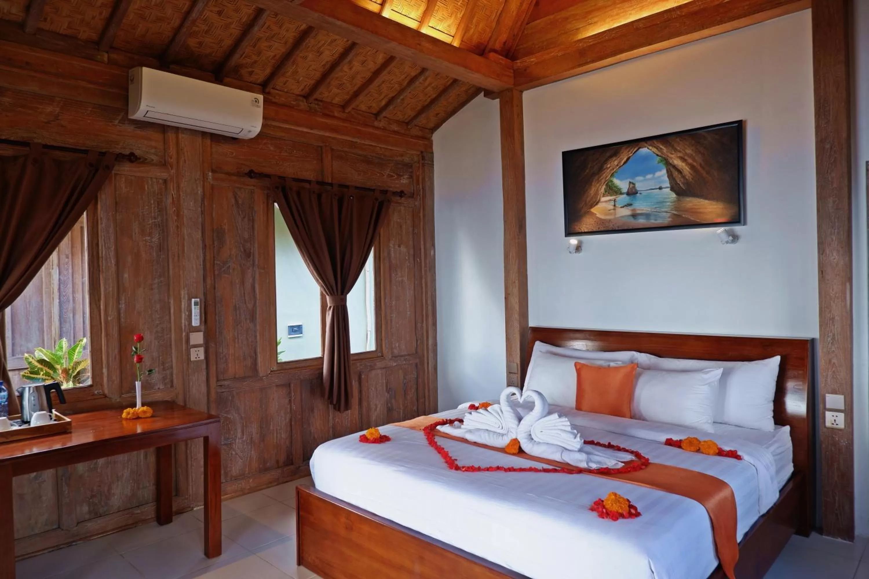 Bedroom, Bed in Blue Harbor Beachfront Villas & Resto