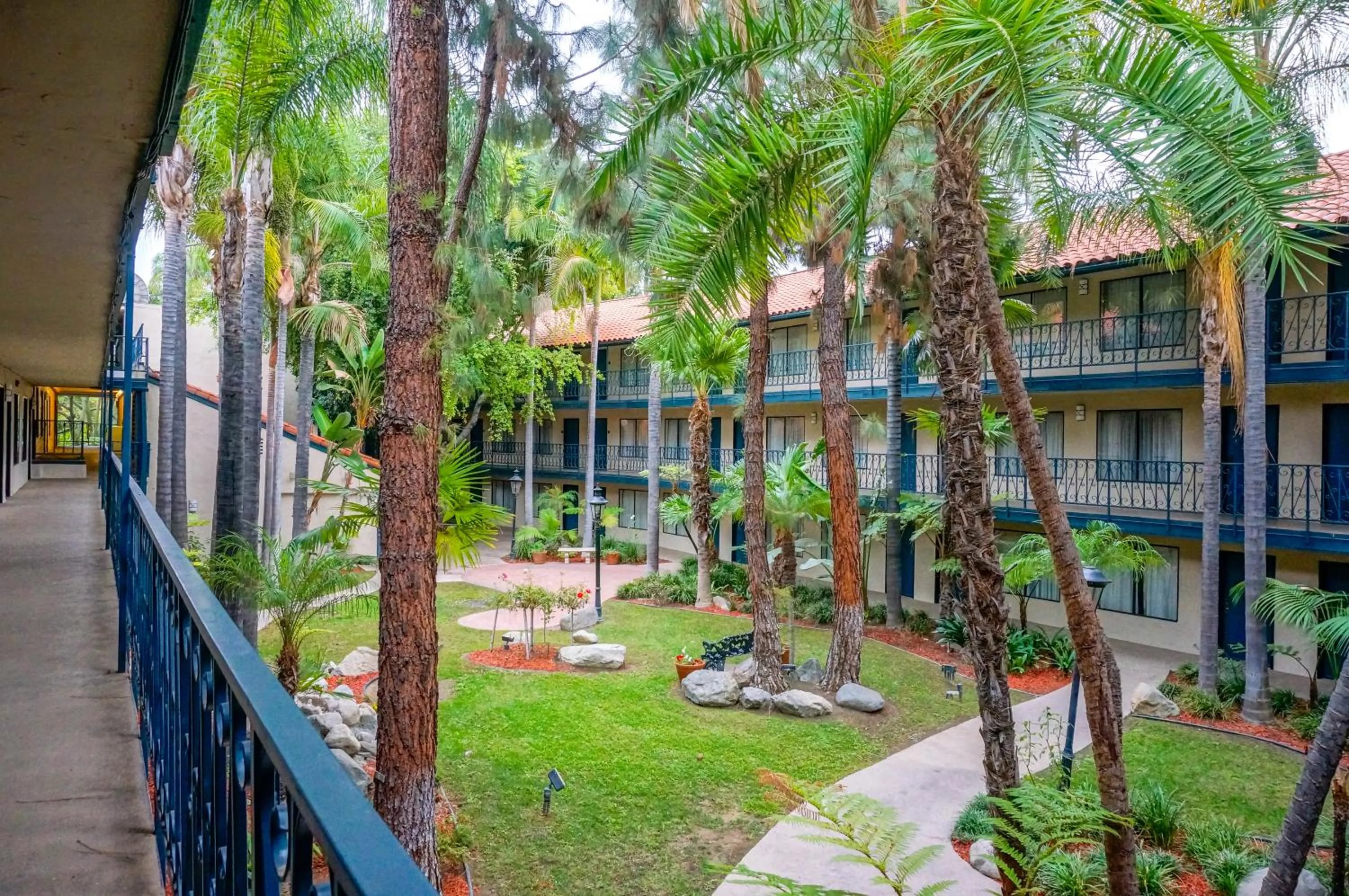 Day in Vanllee Hotel