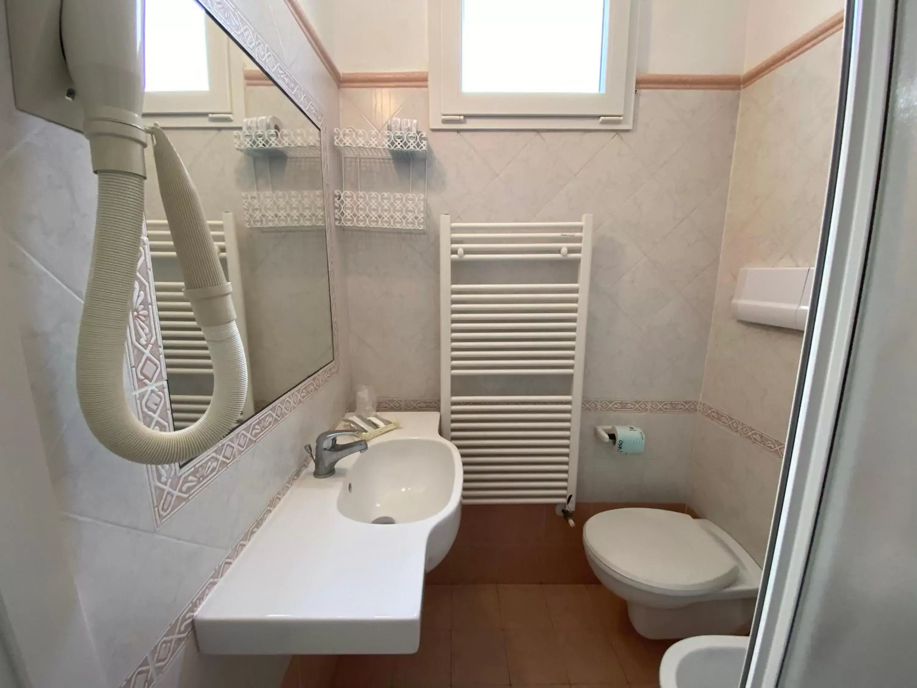 Toilet, Bathroom in Dipendenza Hotel Las Vegas