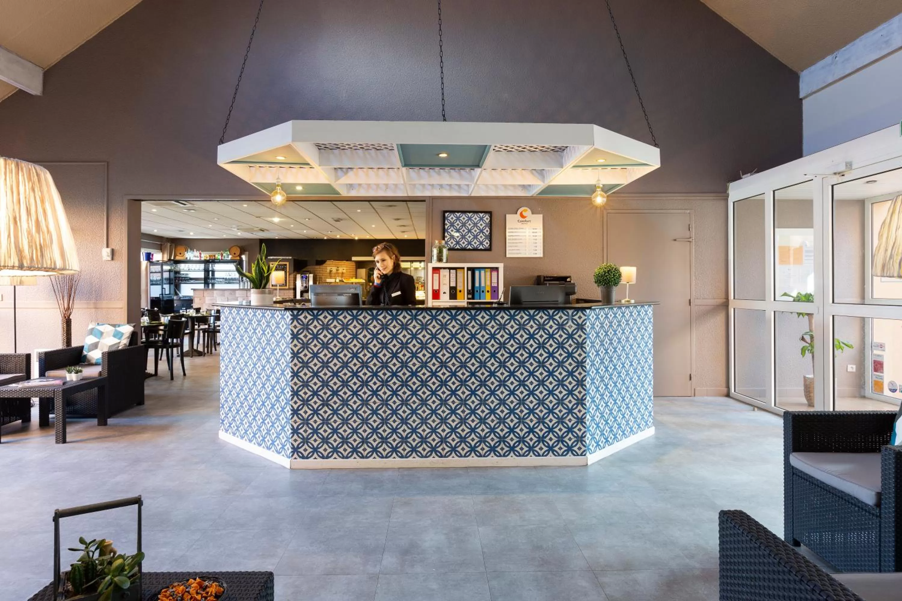 Lobby or reception in Comfort Hotel Orleans Saran