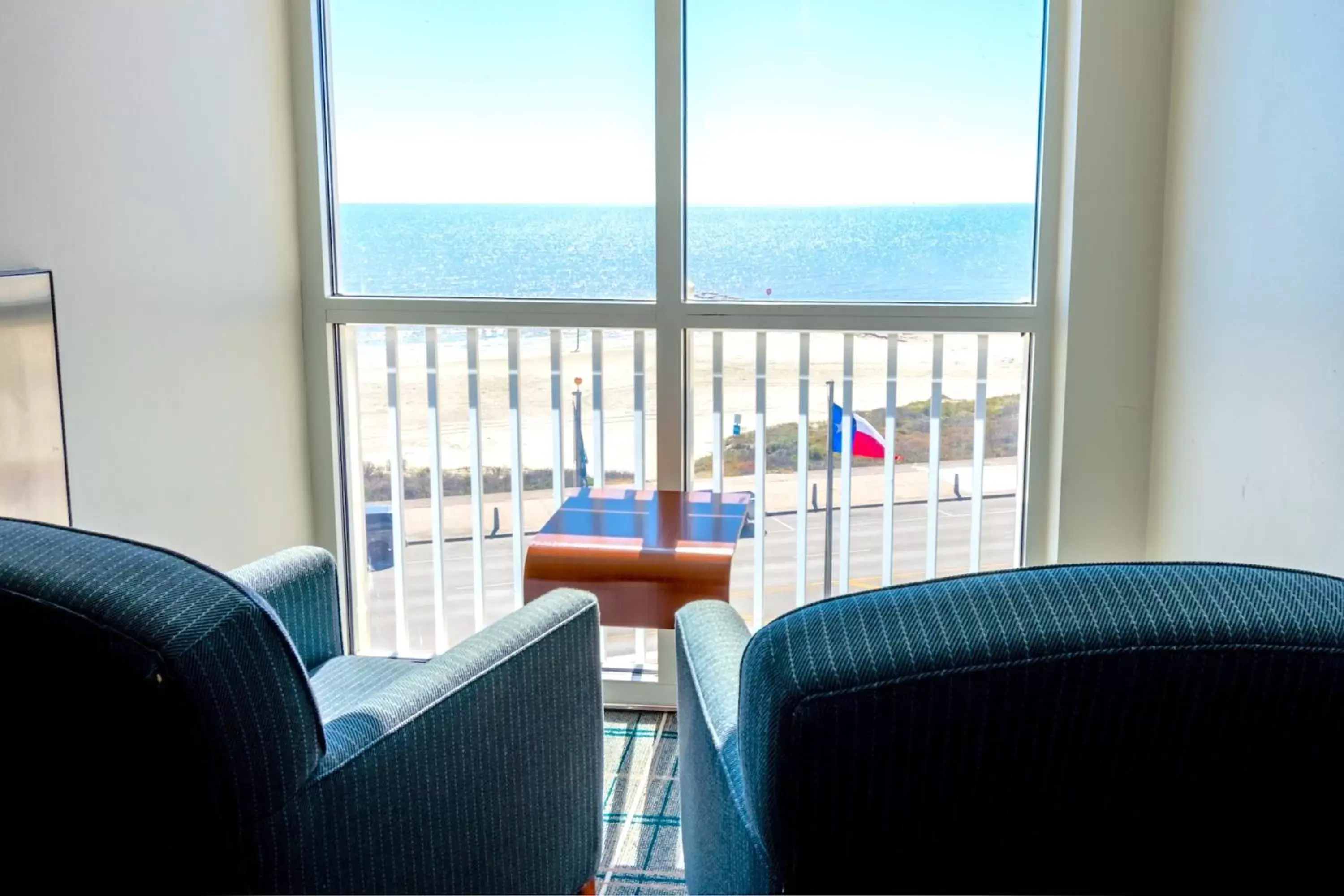 Seating area, Sea View in Clarion Pointe Galveston Seawall