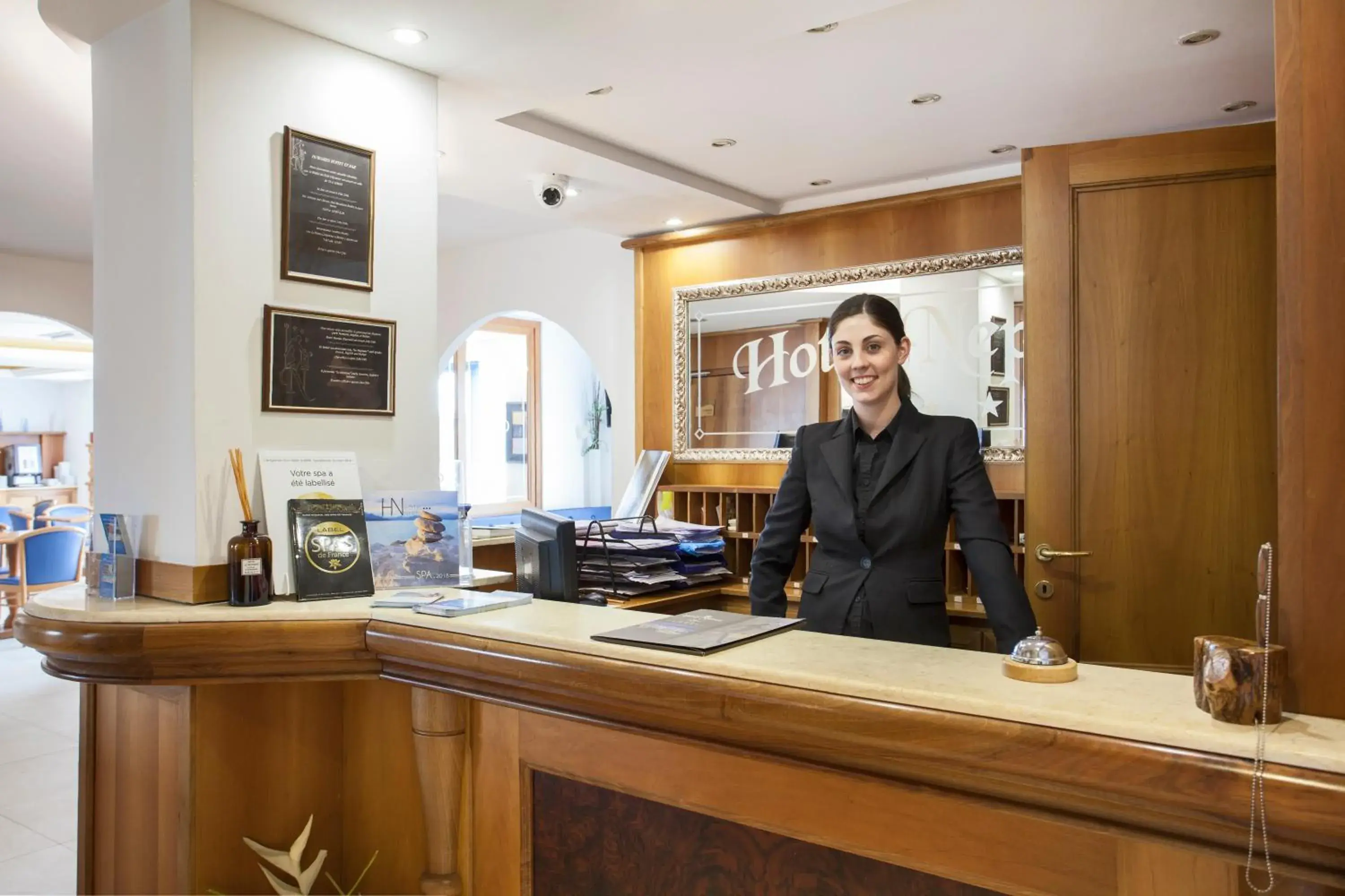 Staff, Lobby/Reception in Le Neptune & Spa