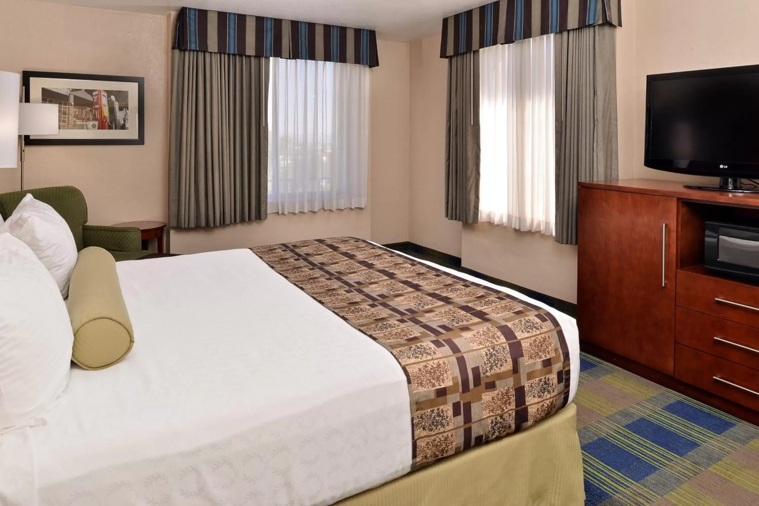 Bedroom, Bed in Best Western Plus Heritage Inn Ontario Rancho Cucamonga