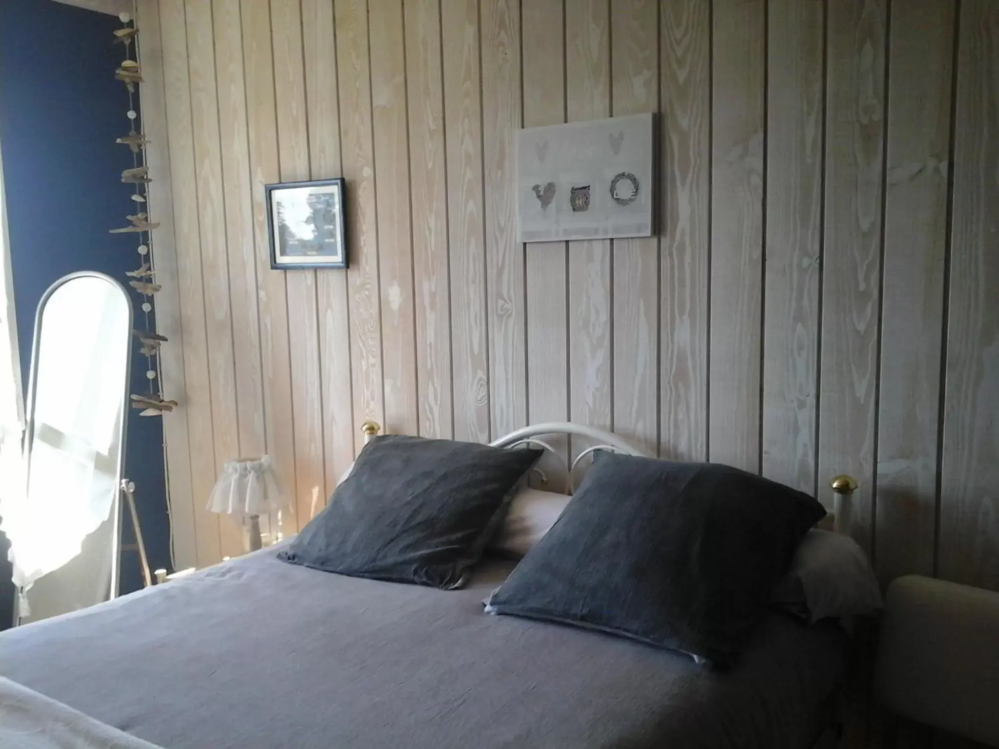 Photo of the whole room, Bed in Chambres d'Hotes des Ecureuils
