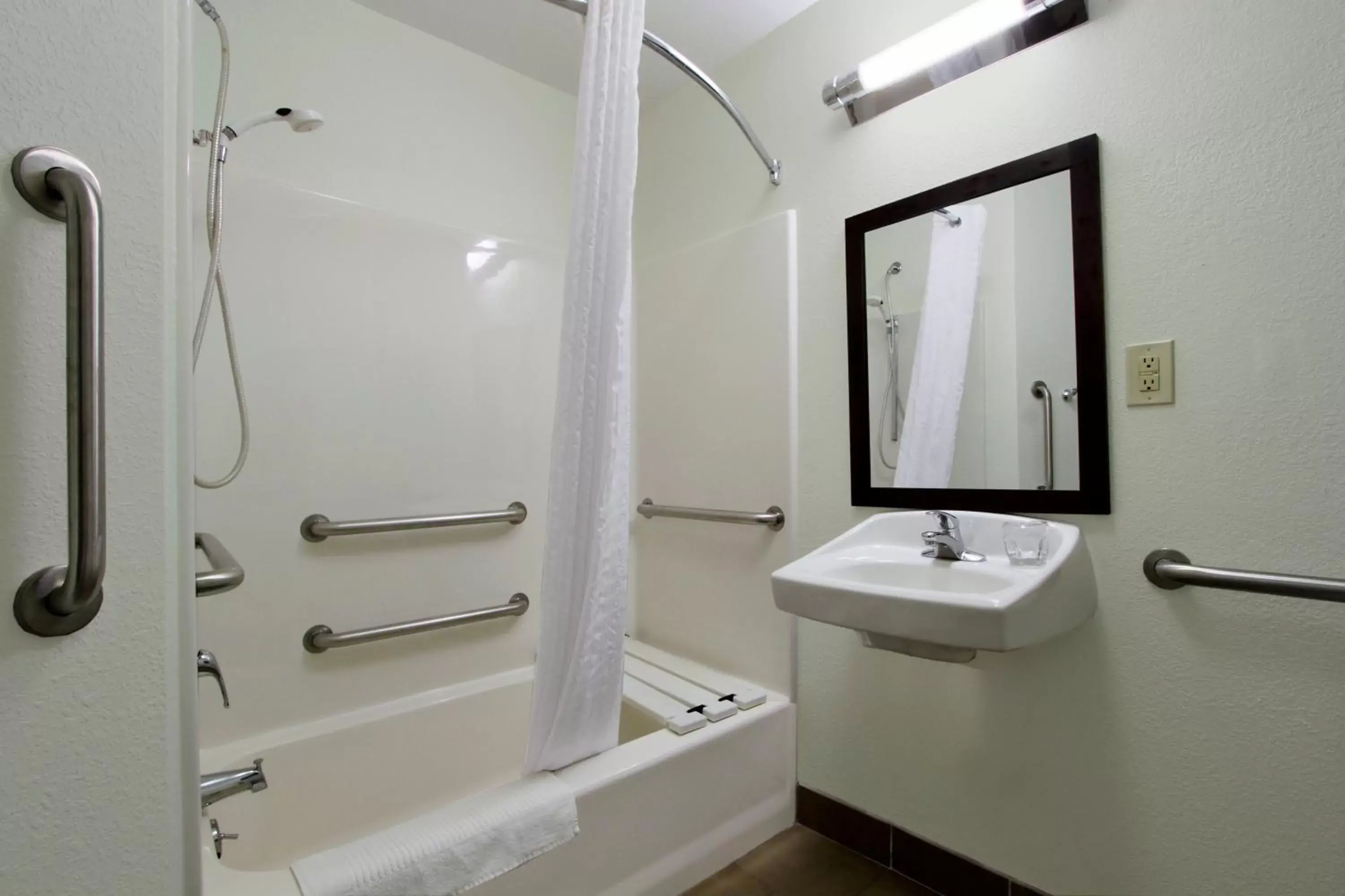 Bathroom in Candlewood Suites Rogers-Bentonville, an IHG Hotel