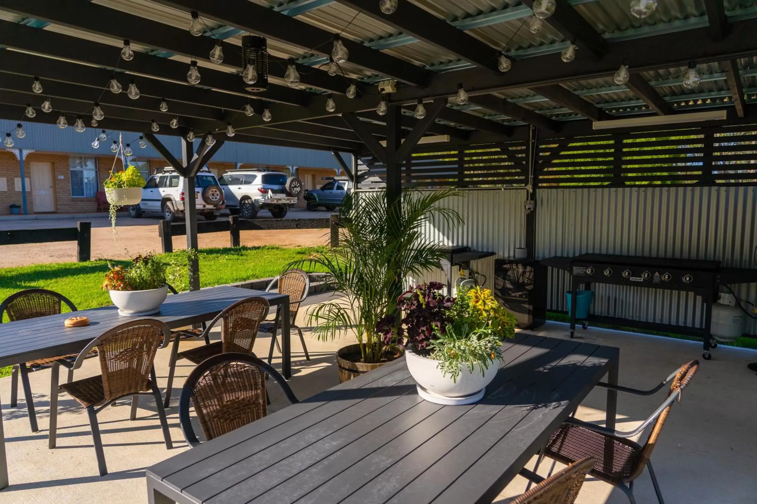 BBQ facilities in Sunflower Motel